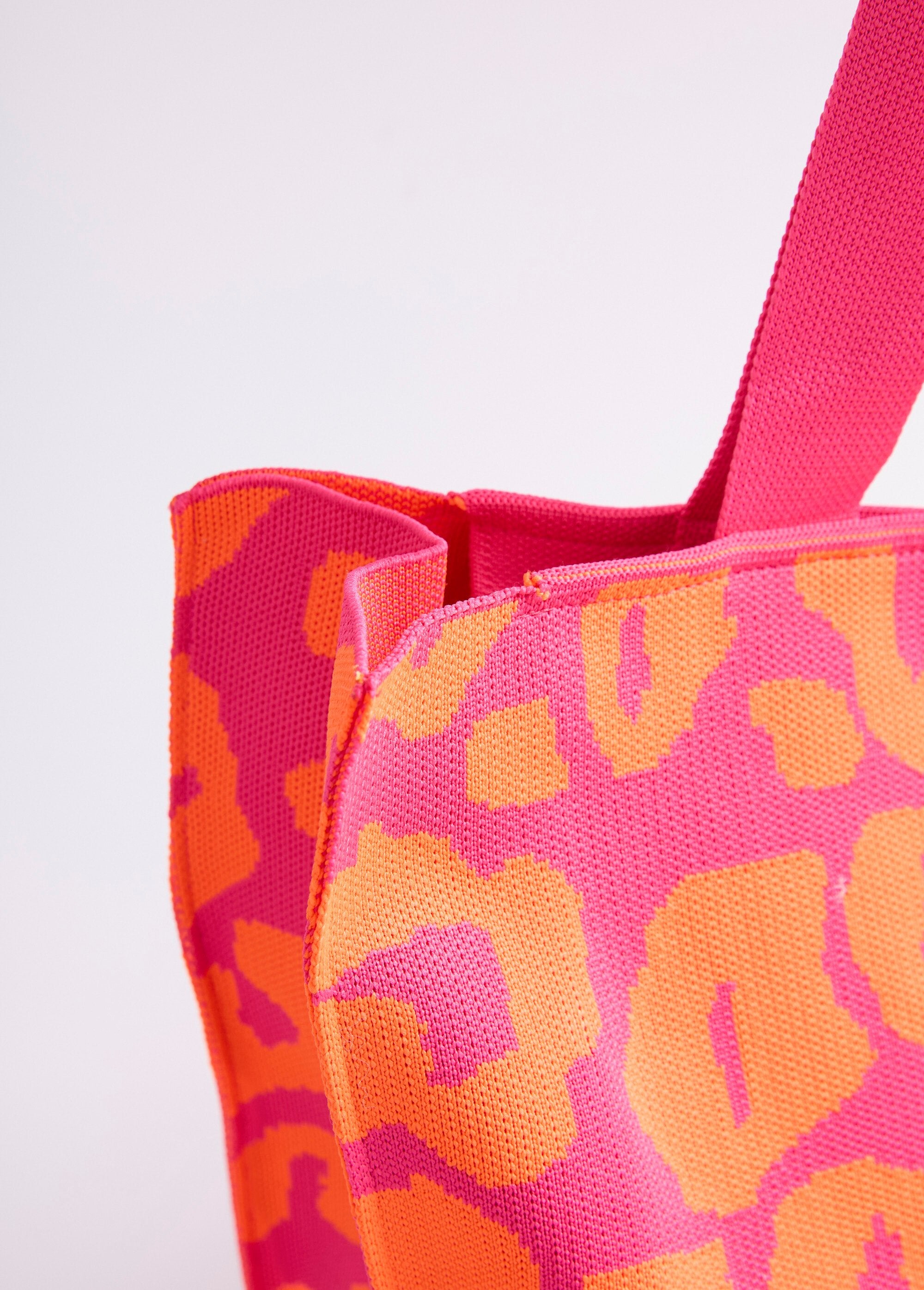 Bolsa_tote_de_malha_com_estampa_de_leopardo_Fuchsia_et_orange_DE1_slim