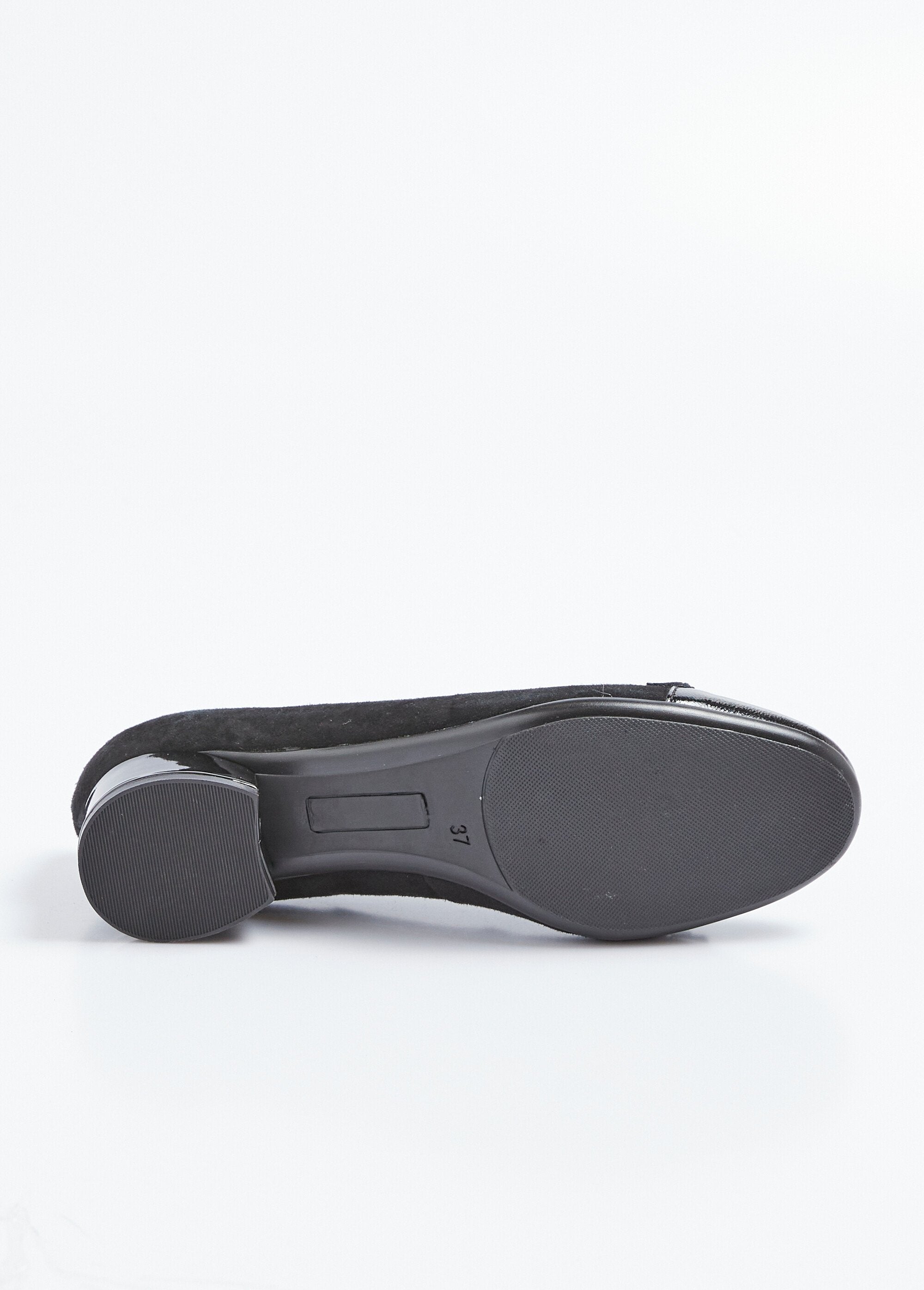 Saltos_de_bailarina_em_camurça_e_couro_envernizado_Noir_UN1_slim