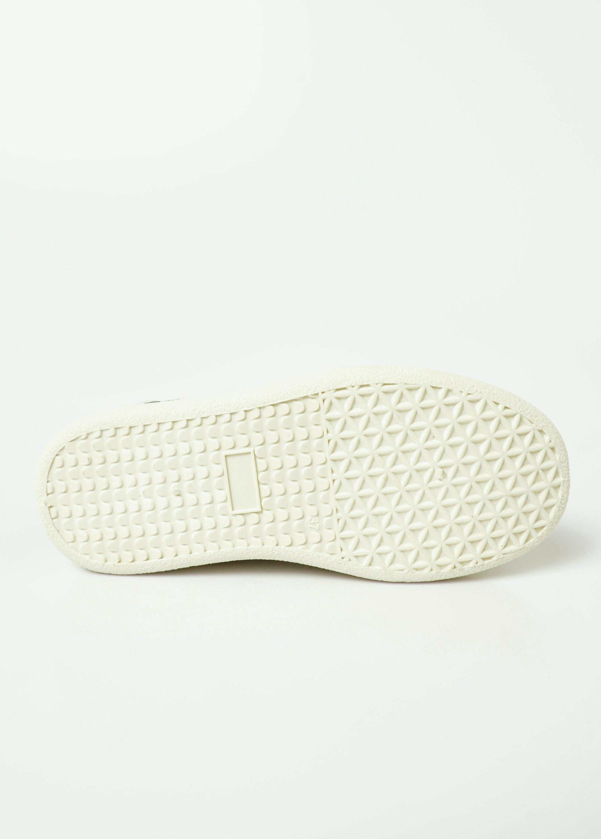 Tênis_de_lantejoulas_com_sola_de_cunha_Leopard_UN1_slim