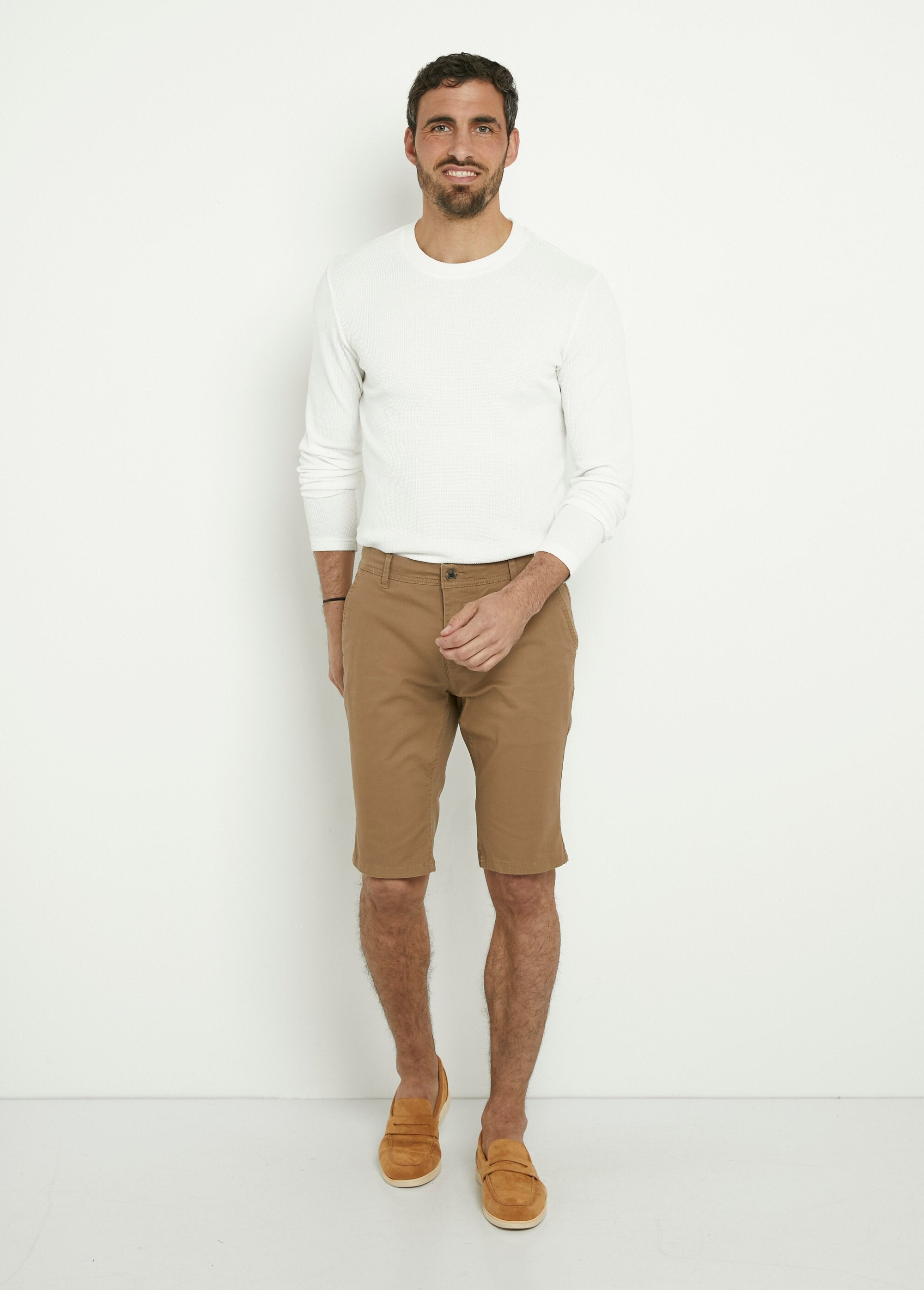 Bermuda_em_lona_de_algodão_stretch_Camel_SF1_slim