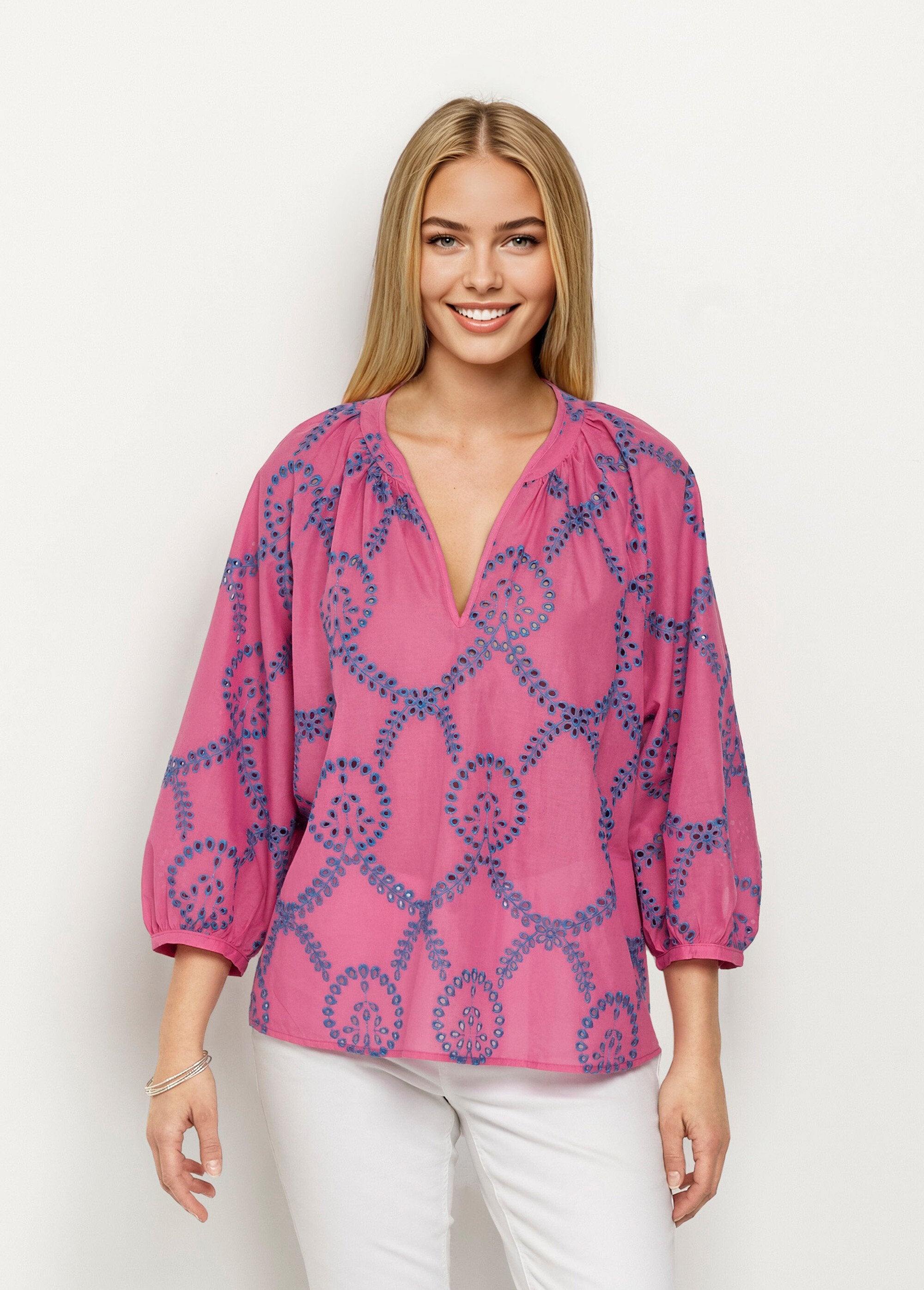 Blusa_solta_com_bordado_vazado_e_mangas_3/4_Rose_FA1_slim