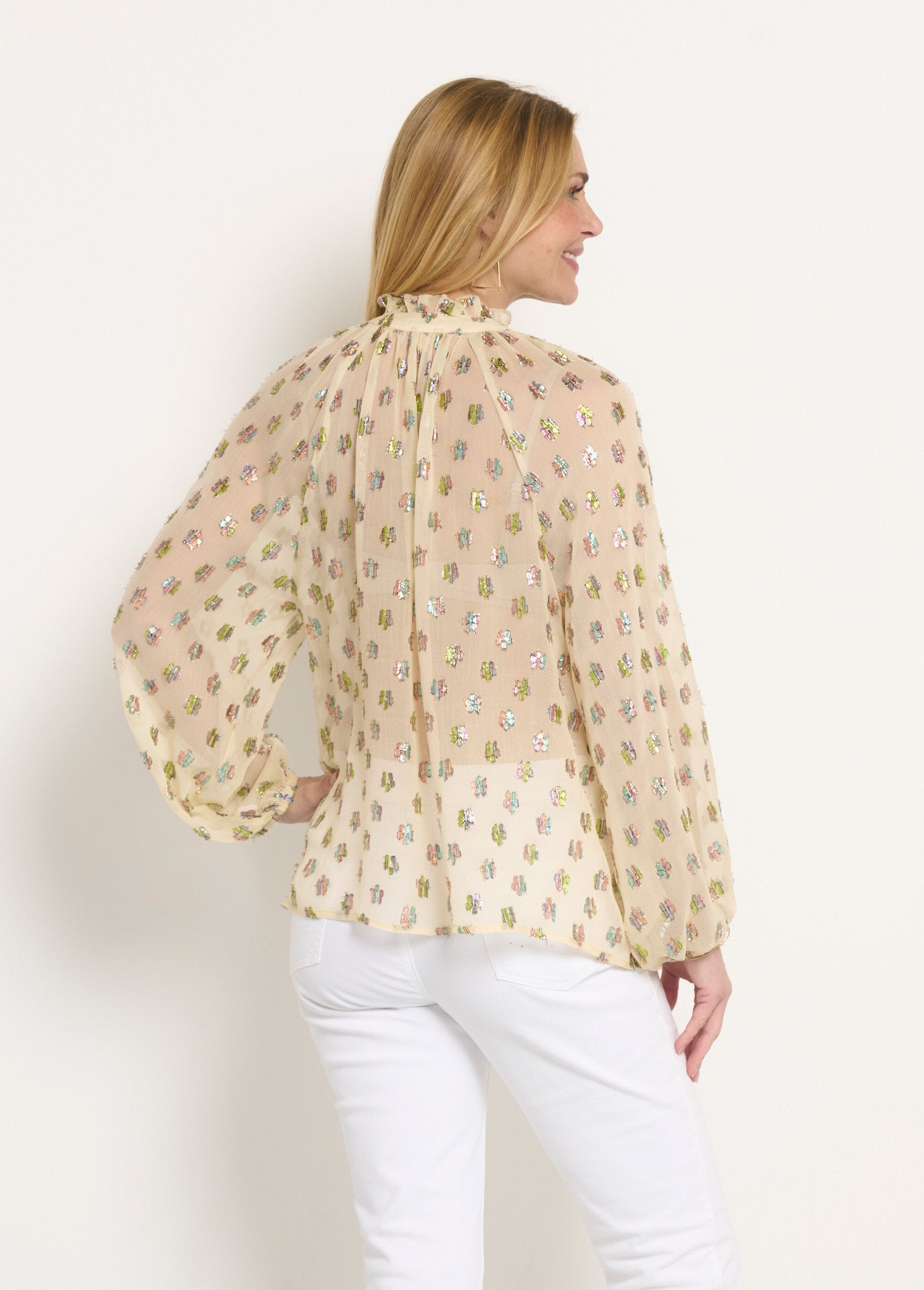 Blusa_voile_com_estampa_metálica_e_decote_V_Ecru_DO1_slim