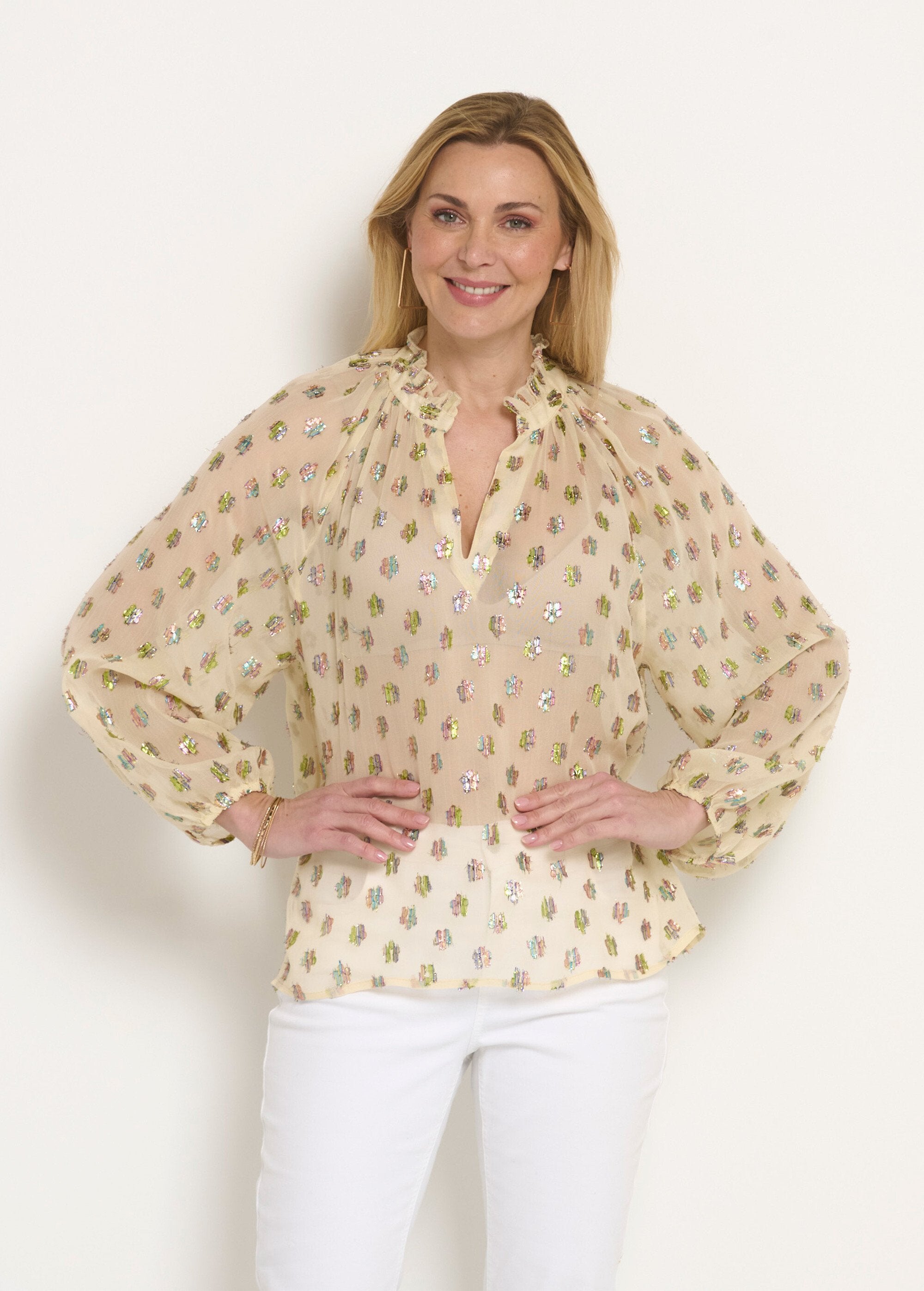 Blusa_voile_com_estampa_metálica_e_decote_V_Ecru_FA1_slim