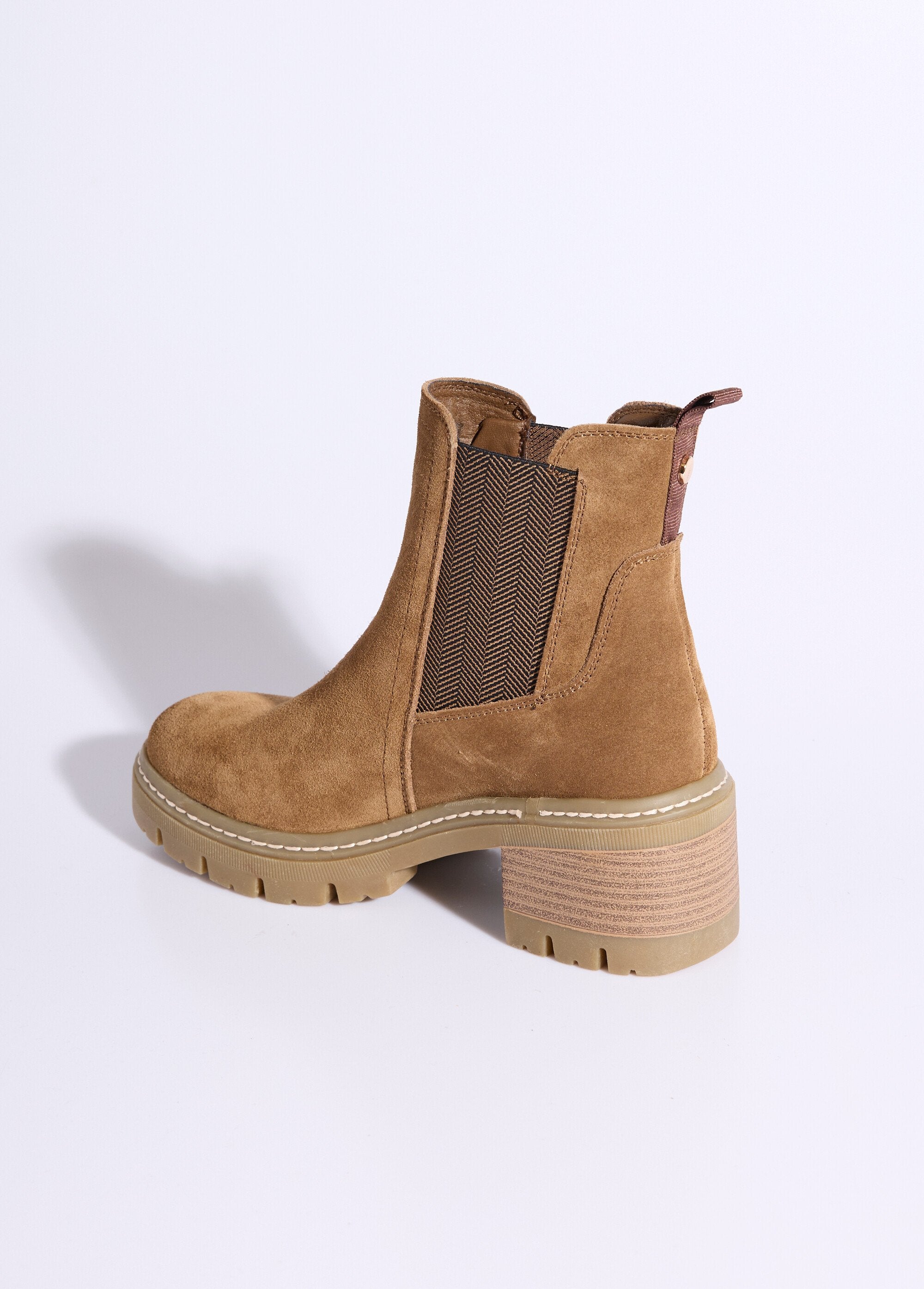 Botas_Chelsea_com_elástico_Camel_DO1_slim