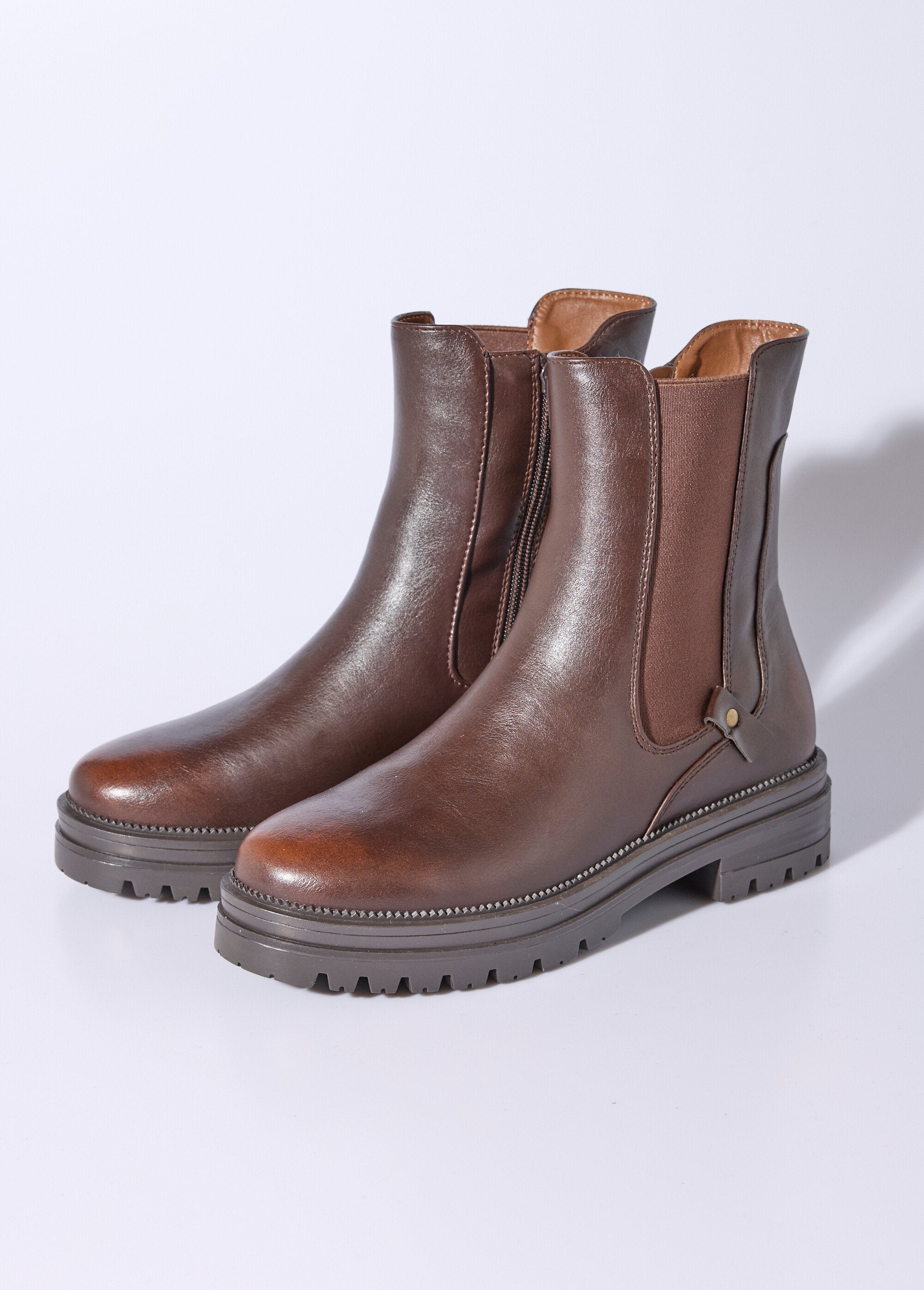 Botins_Chelsea_com_sola_dentada_Marron_DE1_slim