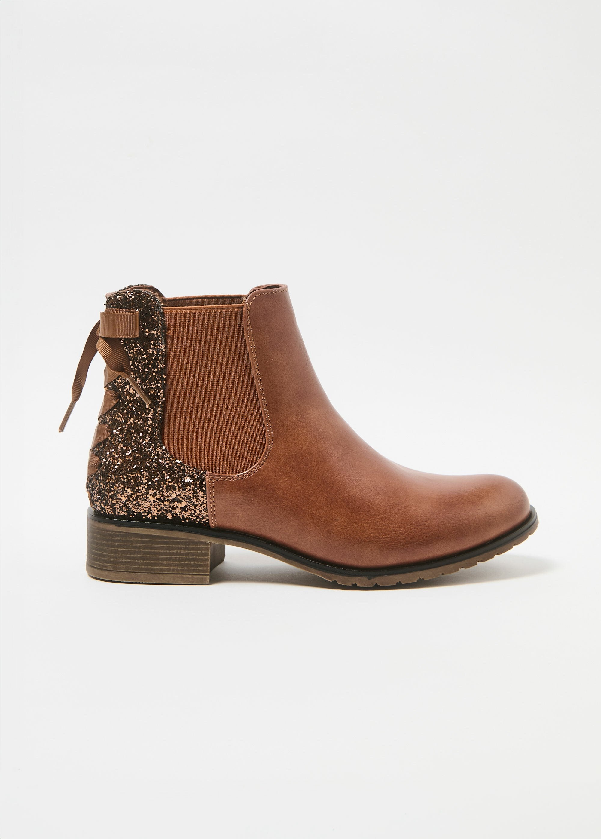 Botas_Chelsea_com_salto_brilhante_e_laço_Camel_DR1_slim