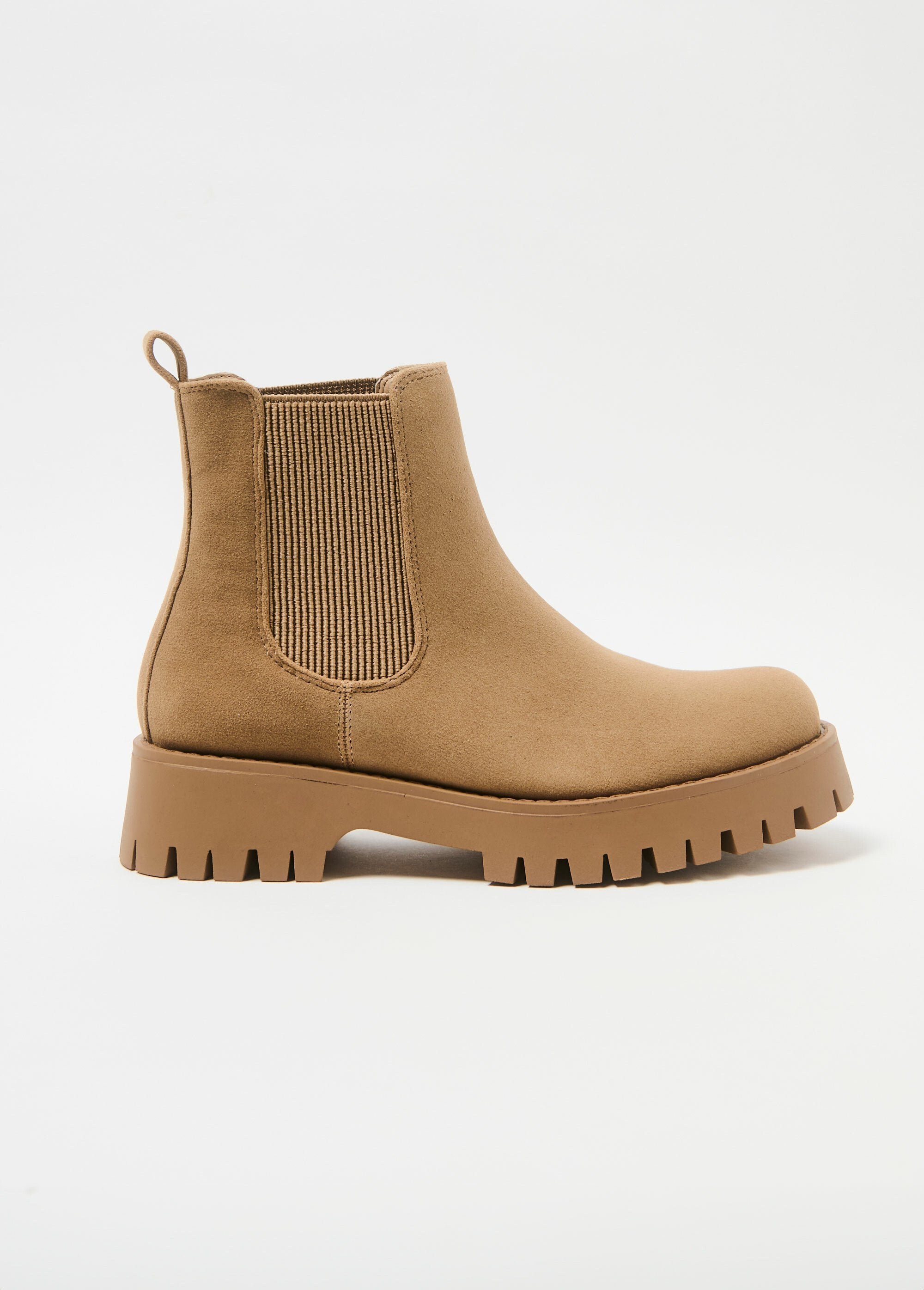 Botas_Chelsea_com_efeito_camurça_e_sola_entalhada_Beige_DR1_slim