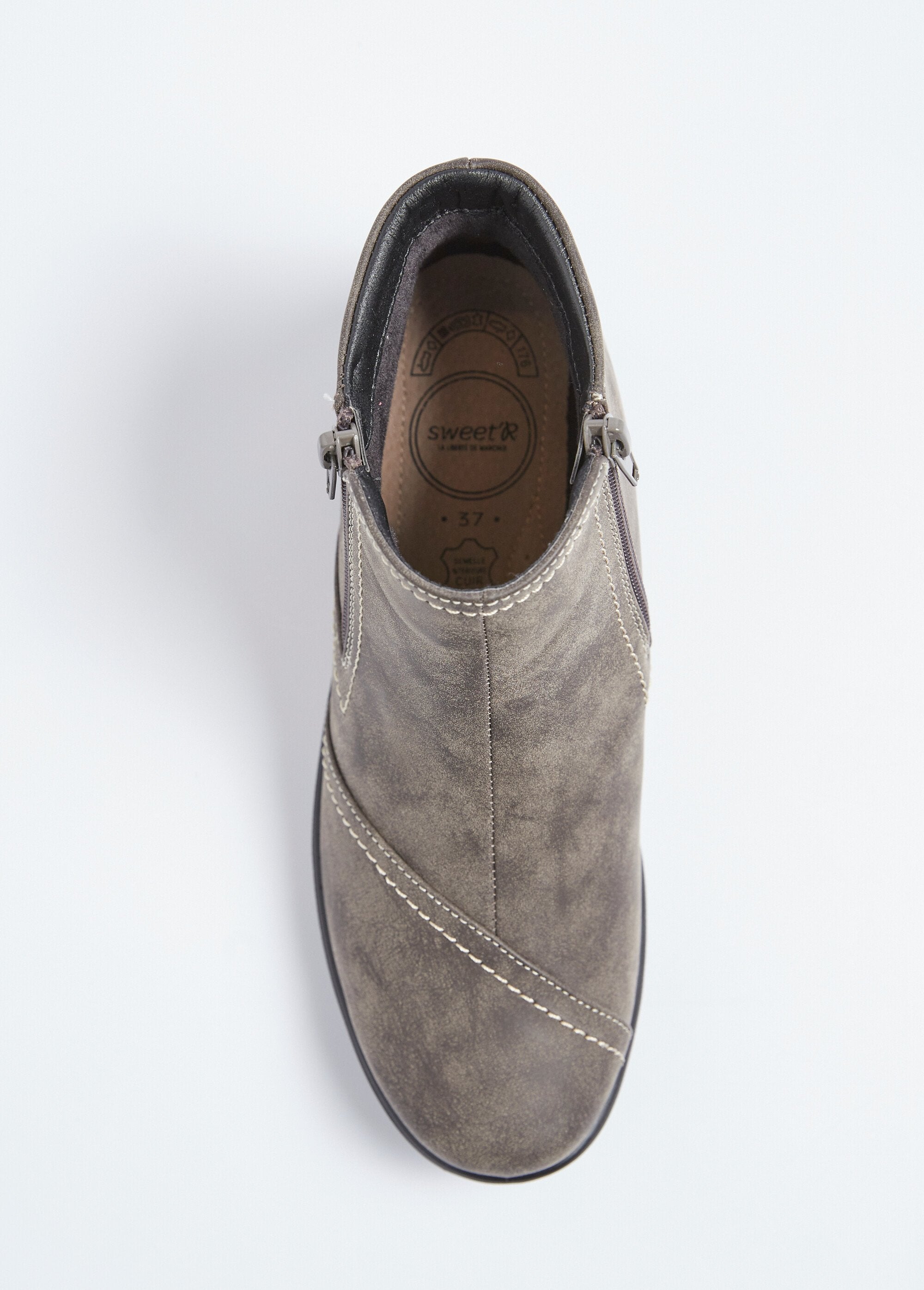 Botas_de_cunha_com_fecho_duplo_de_largura_confortável_Taupe_OV1_slim