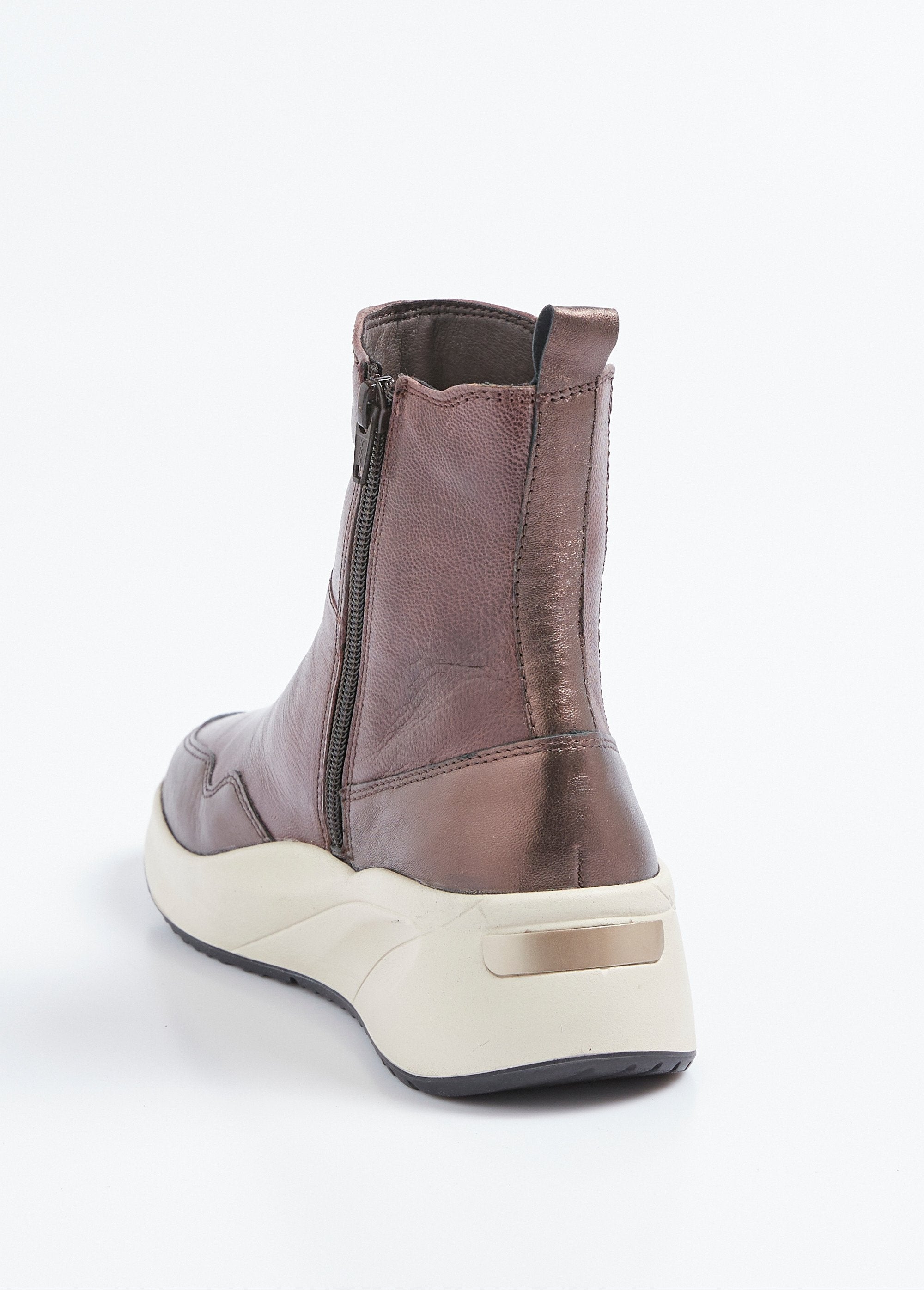 Botas_de_desporto_em_pele_com_sola_grossa_Marron_DO1_slim