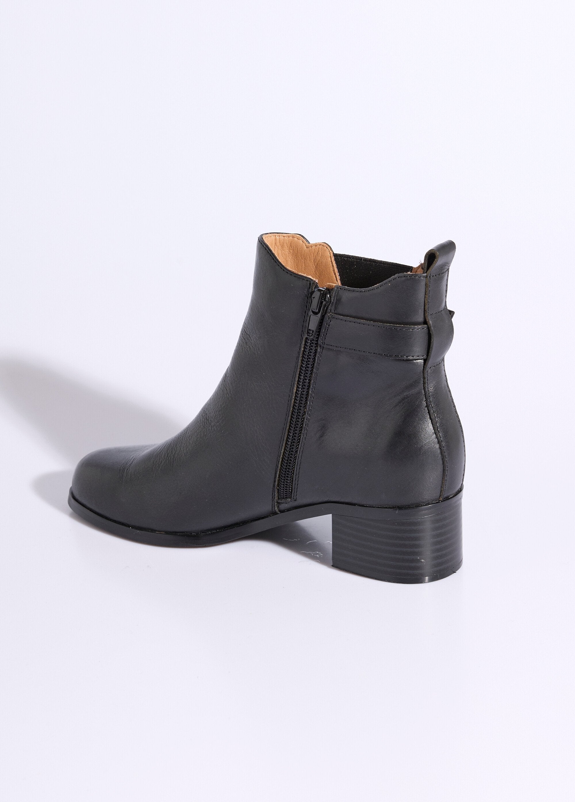 Botas_de_couro_com_salto_estilo_cavaleiro_Noir_DO1_slim