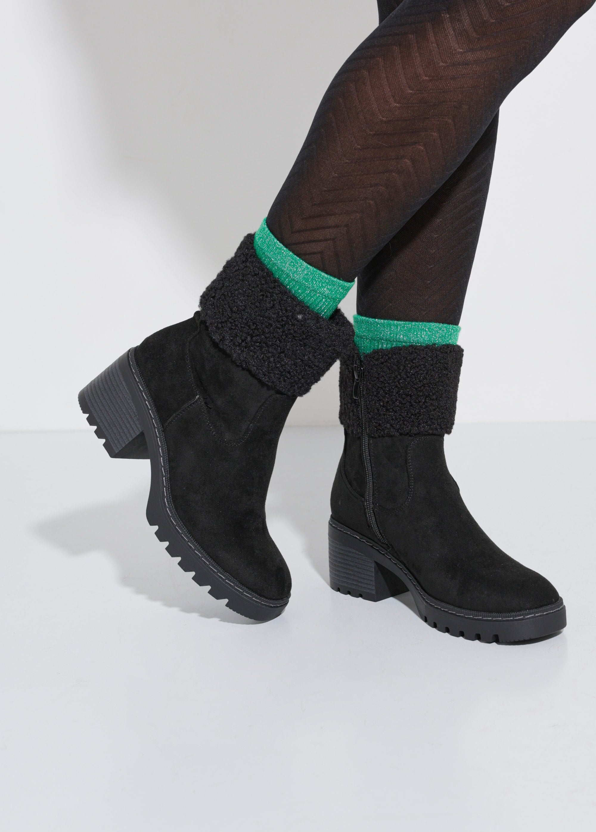 Botas_em_suedette_com_salto_e_punho_em_pele_Noir_SF1_slim
