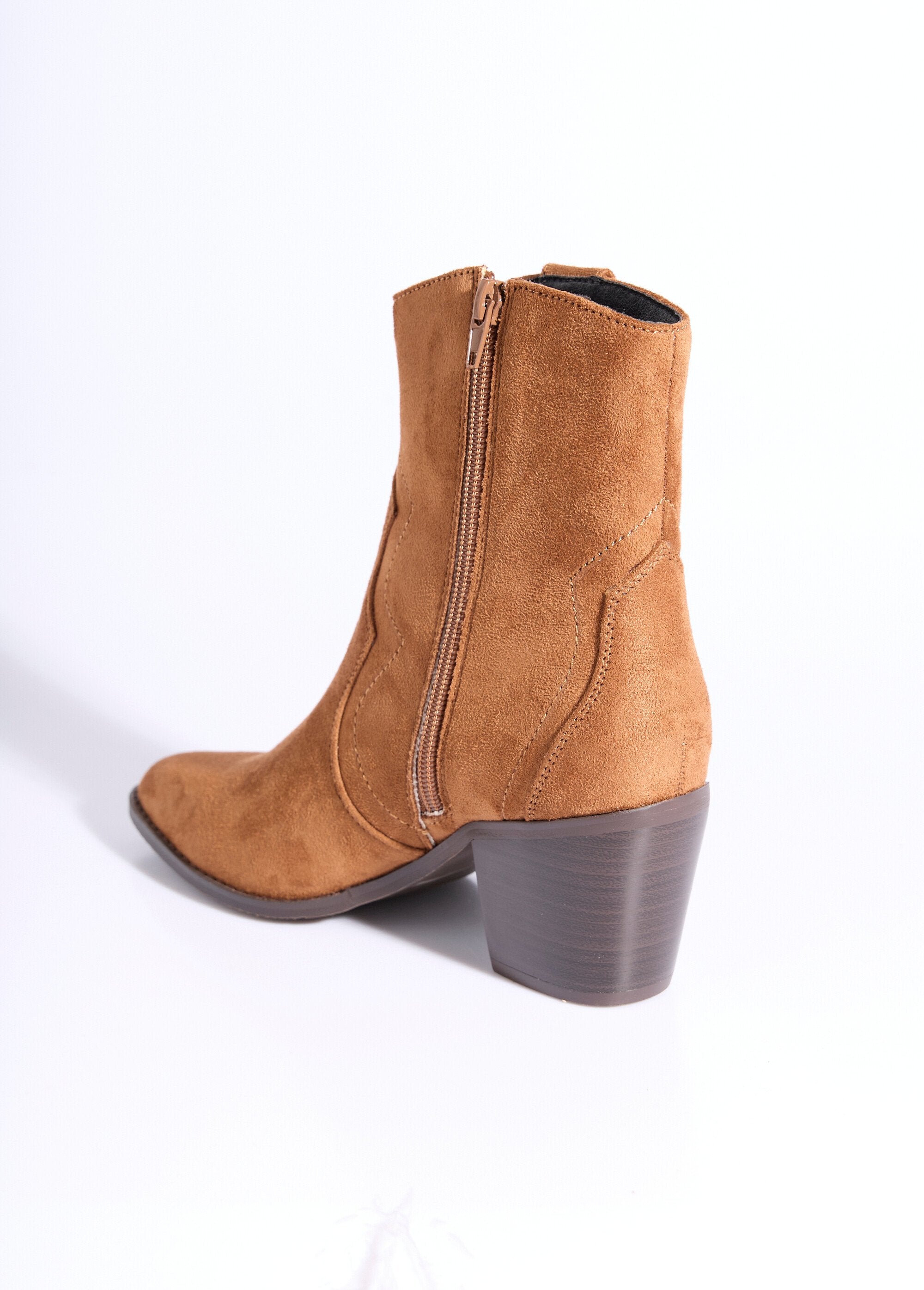 Botas_ocidentais_pontiagudas,_salto_biselado_Camel_DO1_slim