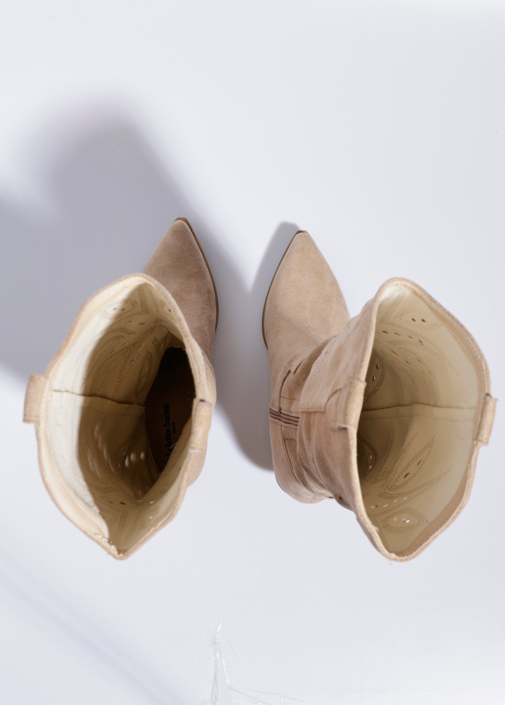 Botas_western_bordadas_com_salto_biselado_Beige_OV1_slim