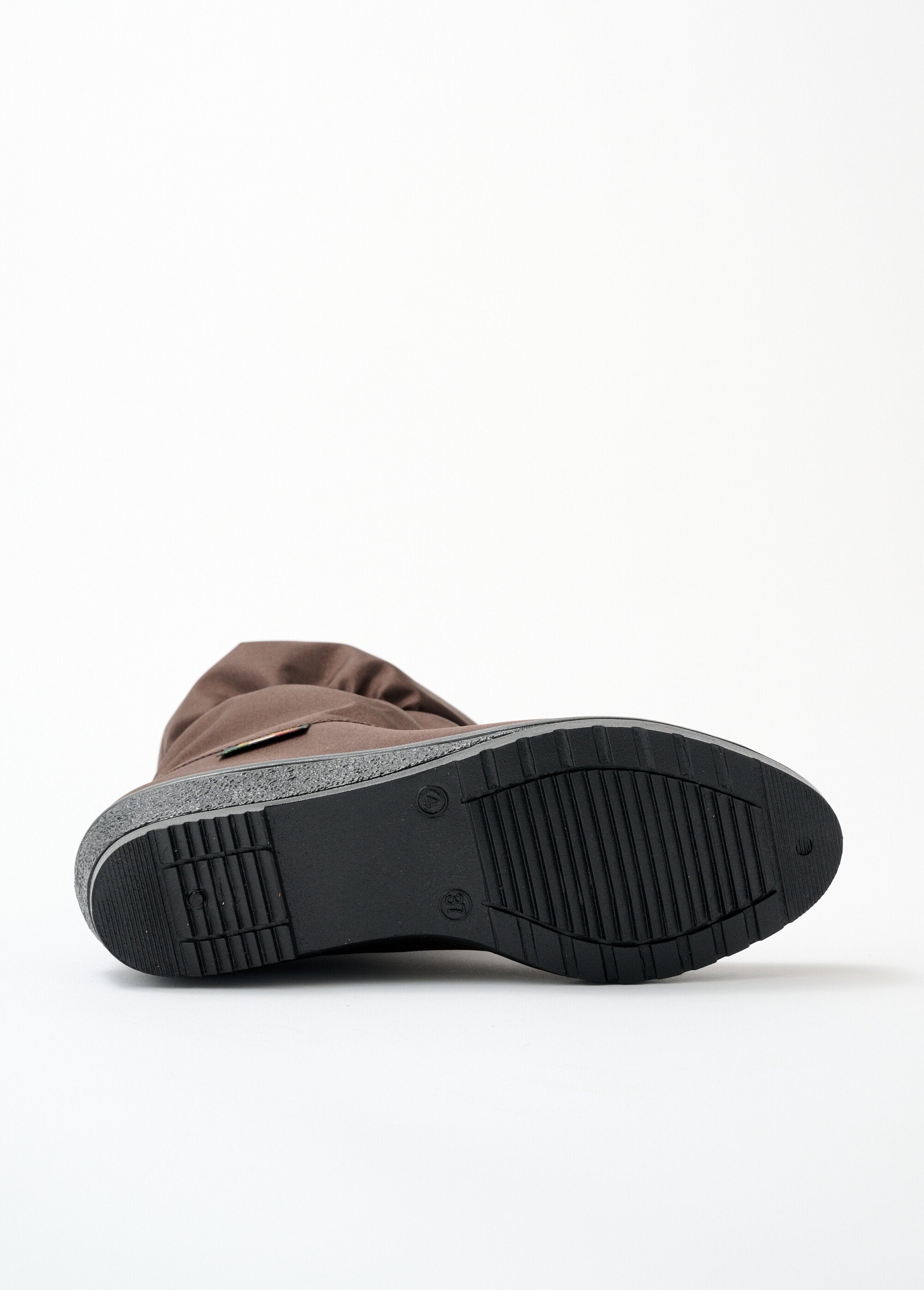 Botas_impermeáveis_de_largura_larga_MARROM_UN1_slim