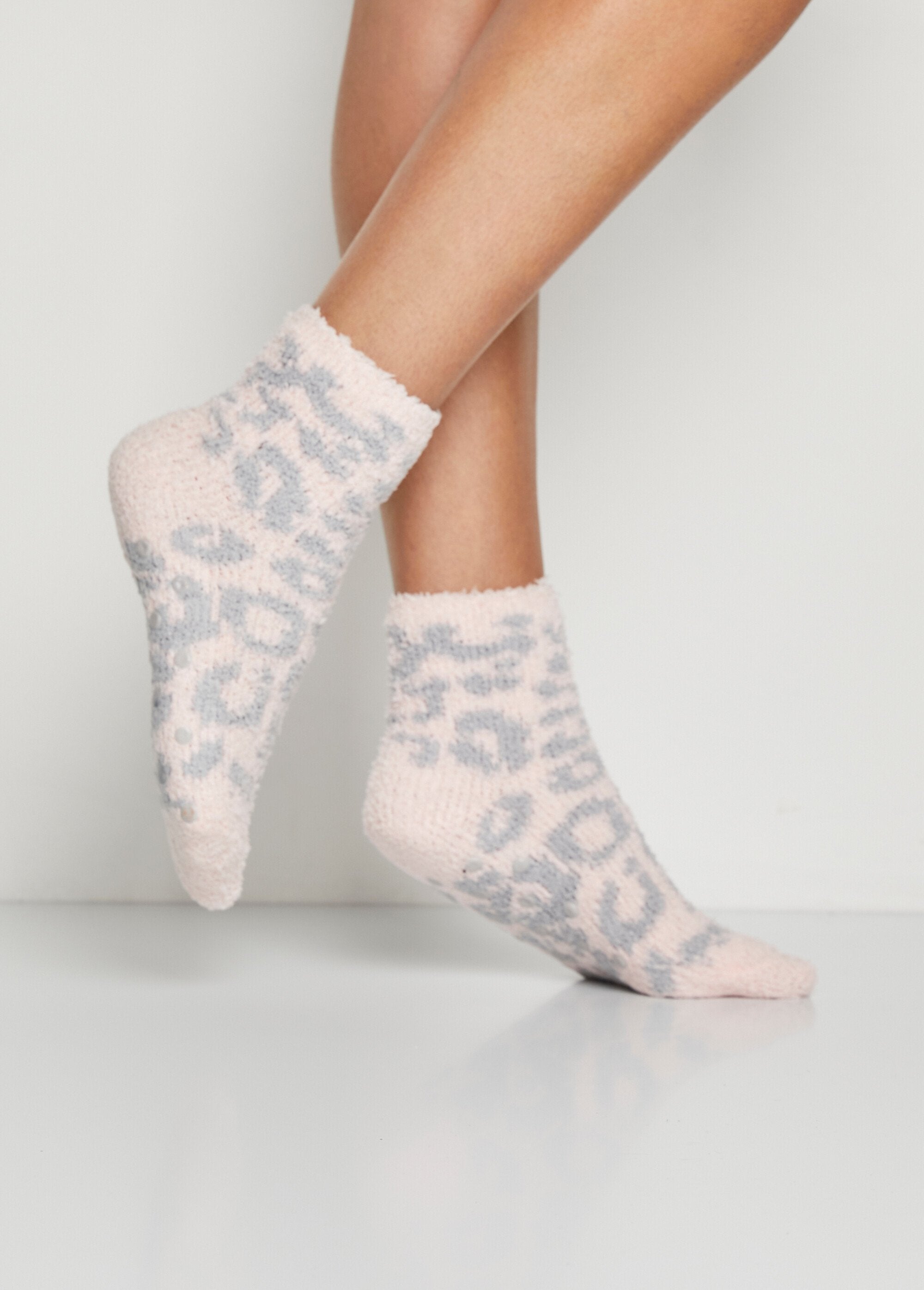 Meias_macias_e_antiderrapantes_Assortis_gris_lot2_DR1_slim