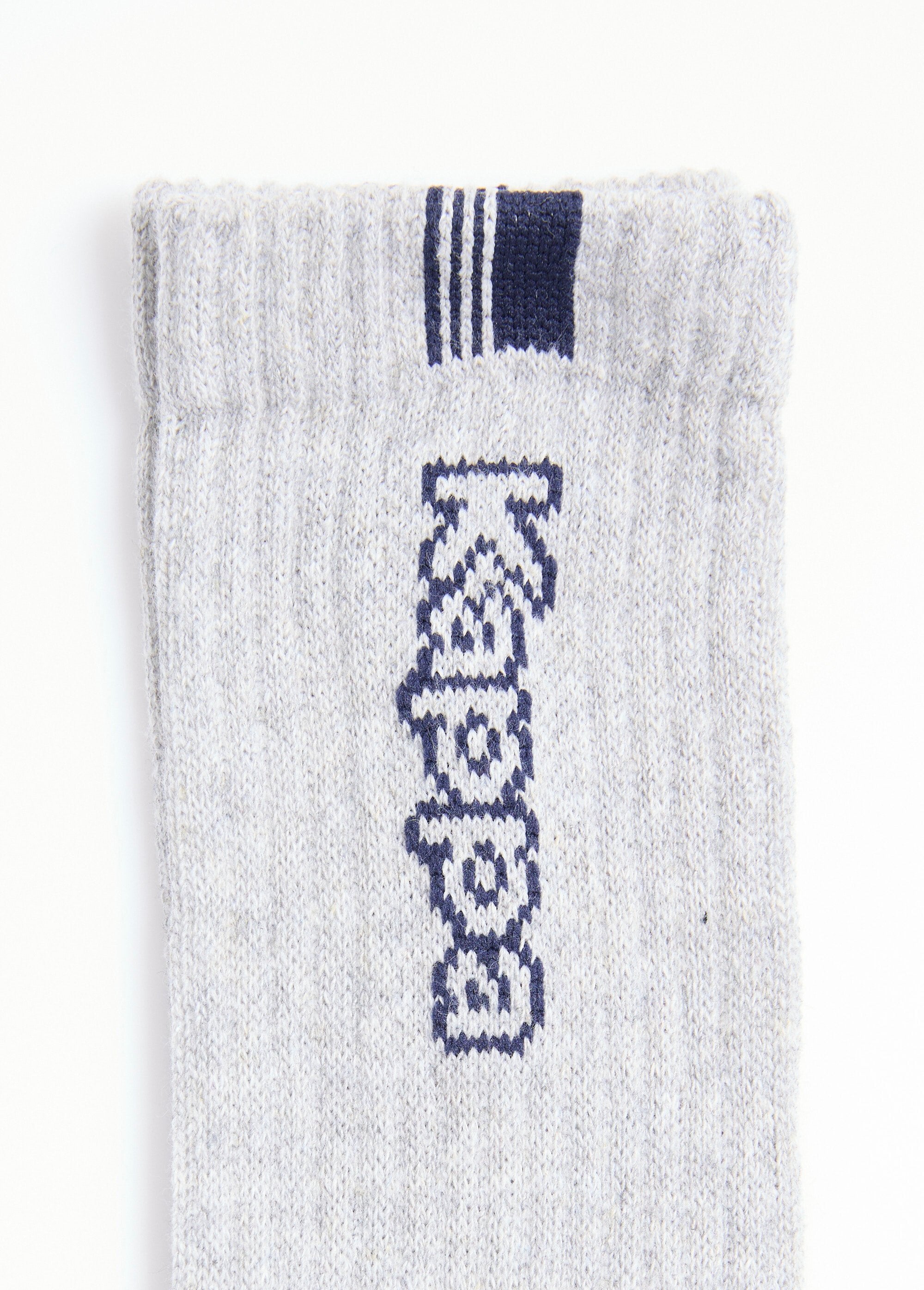 Meias_esportivas_caneladas_variadas_Marine_et_blanc_et_gris_DE4_slim