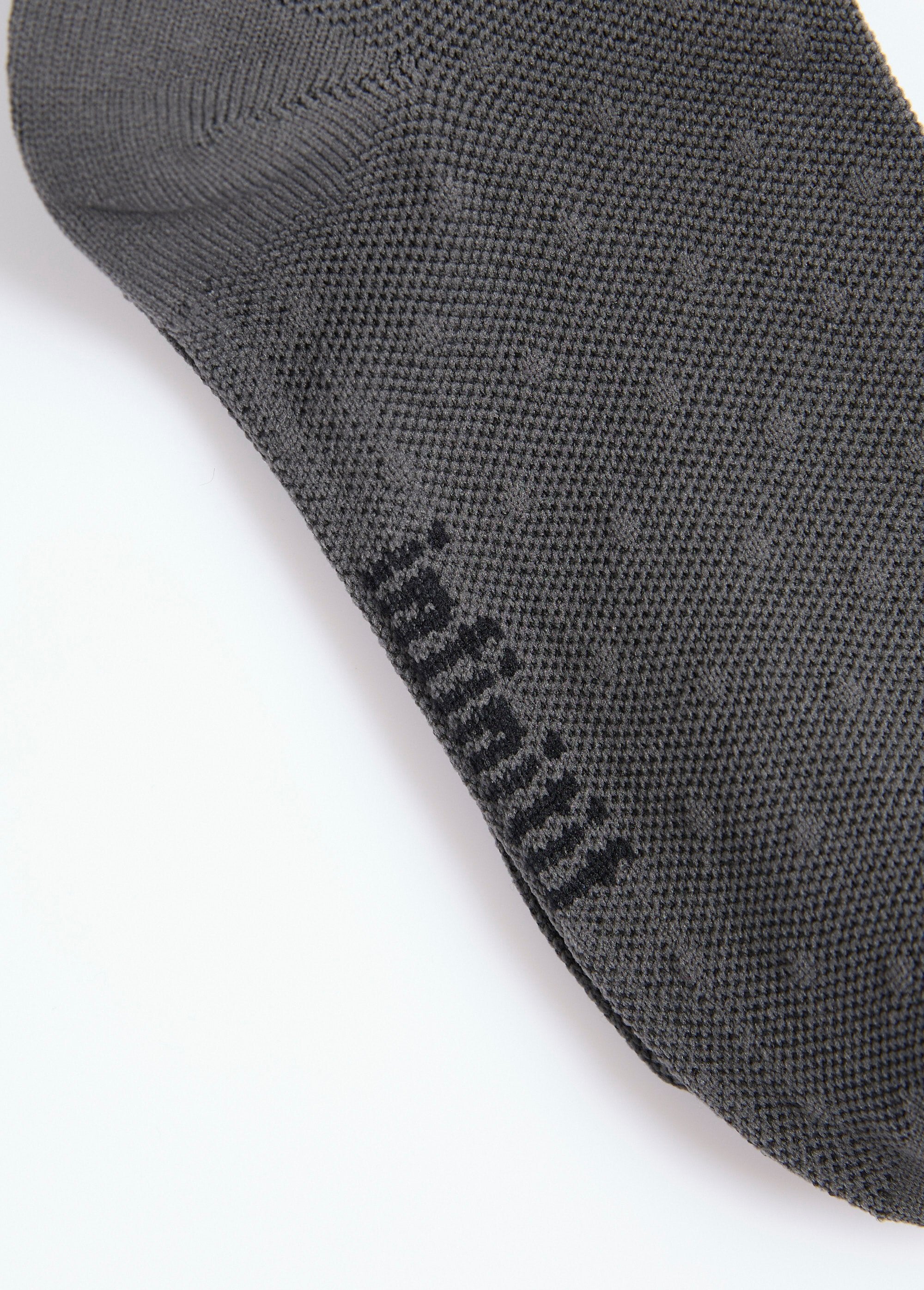 Meias_finas_com_padrões_variados_Noir_et_gris_DE4_slim