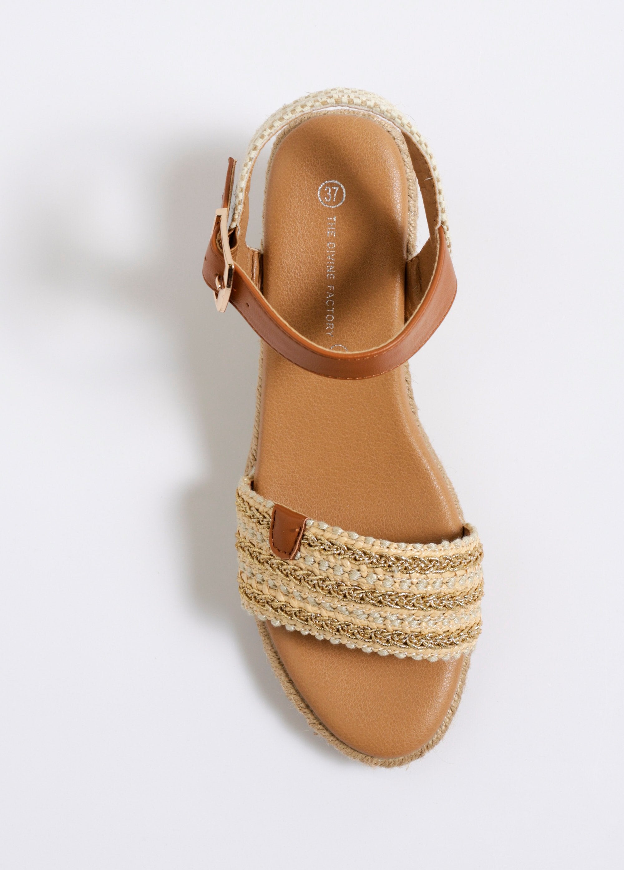 Espadrille_chique_com_detalhes_em_couro_sintético_Beige_OV1_slim