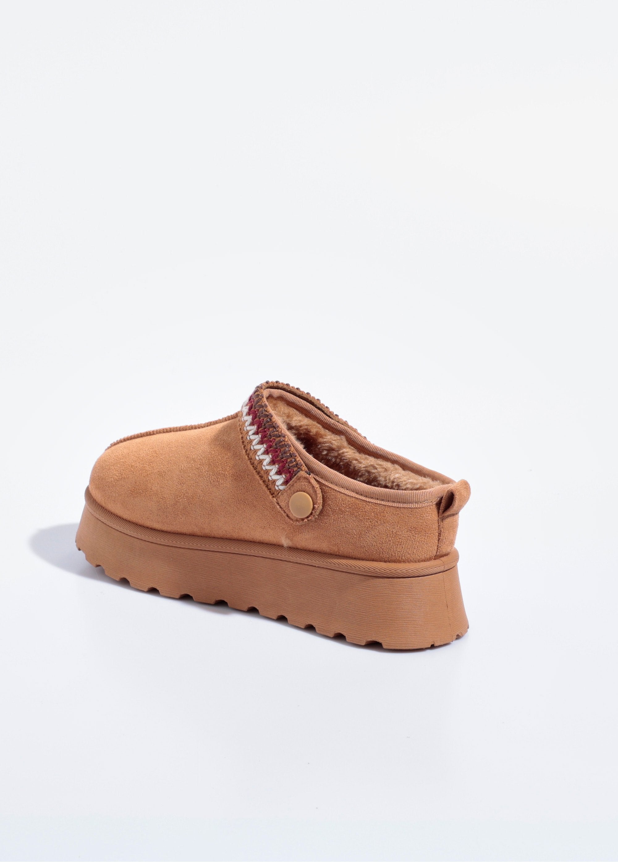 Mulas_de_cunha_forradas_com_pele_e_aba_elegante_Camel_DO1_slim