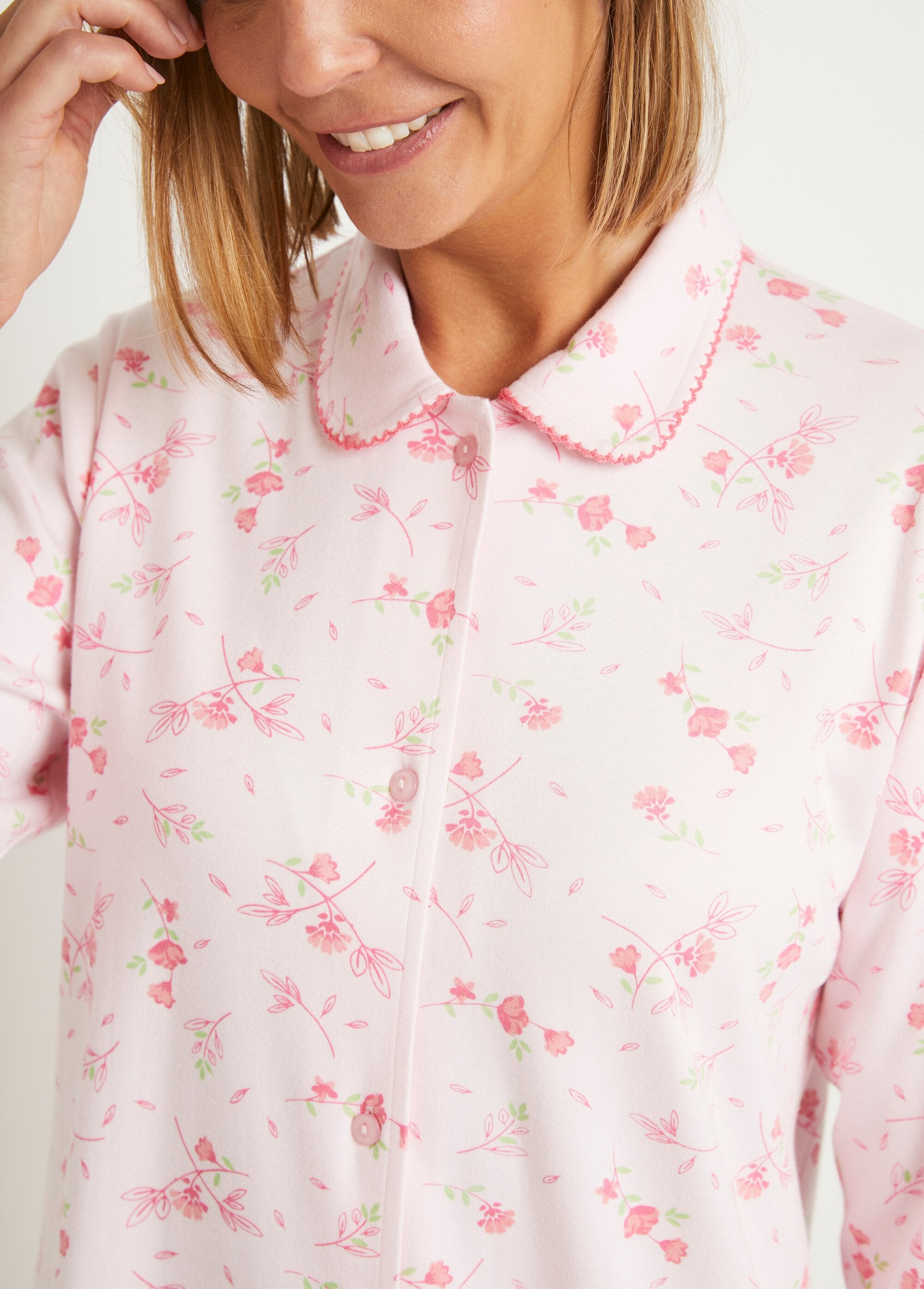 Camisola_longa_abotoada_em_algodão_interlock_floral_Imprime_rose_DE2_slim