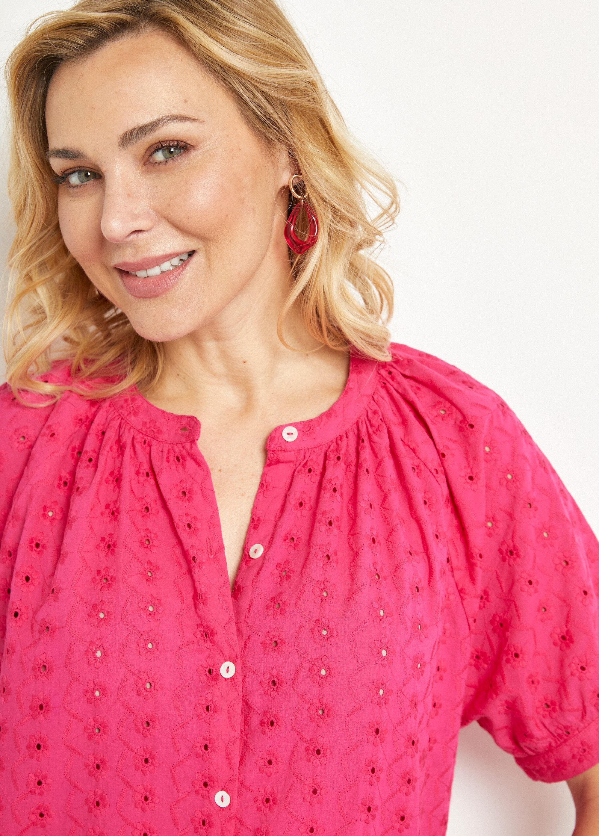 Blusa_larga_de_algodão_bordado_sem_gola_Fuchsia_DE1_slim