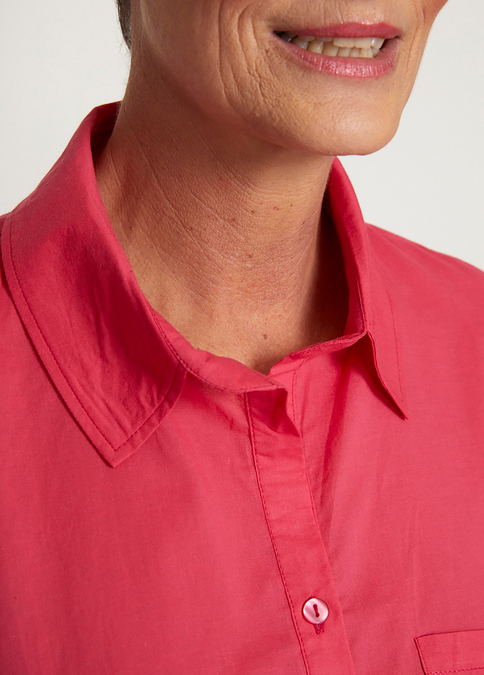 Blusa_longa_de_algodão_estampada_com_botões_Rose_DE1_slim