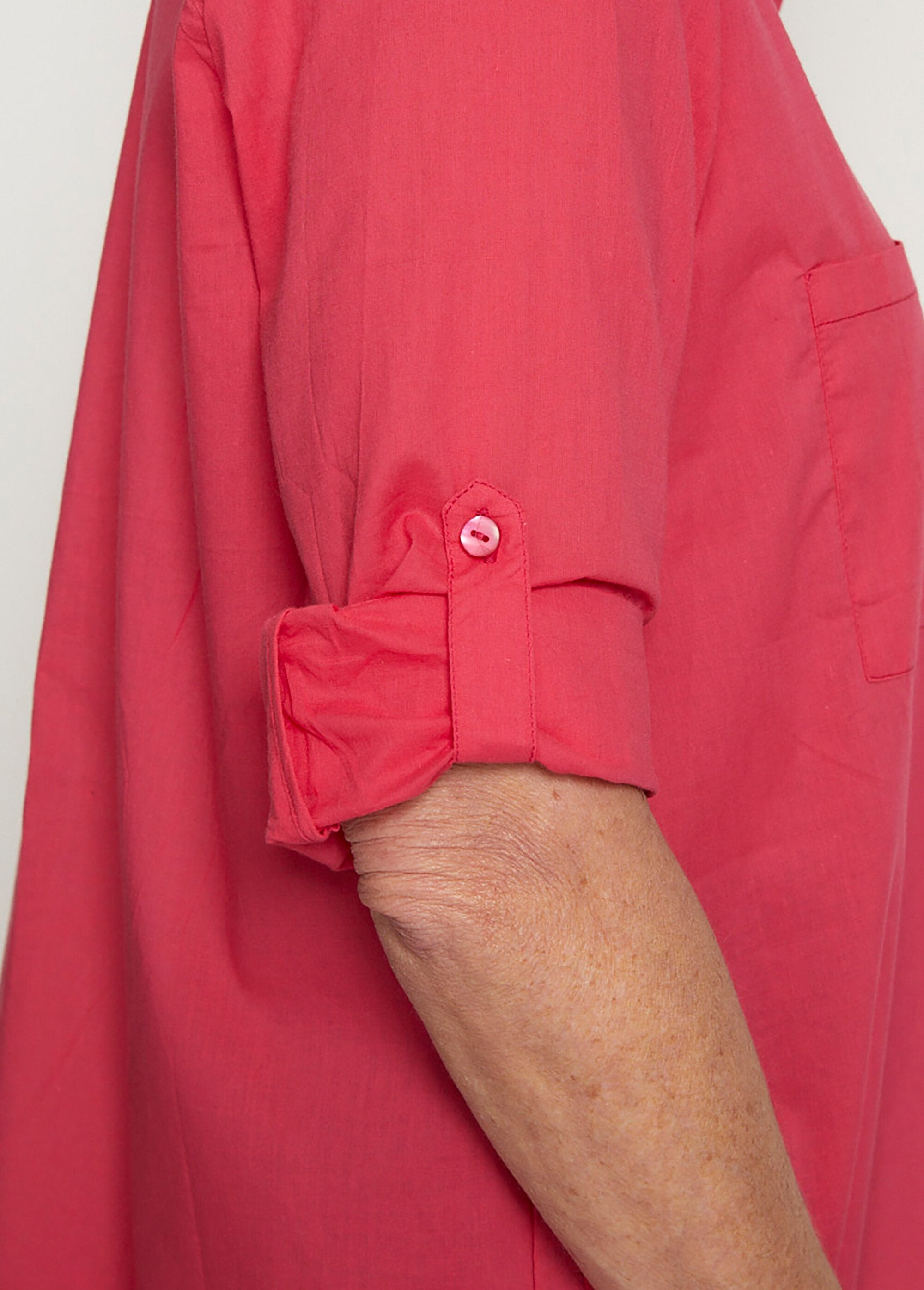 Blusa_longa_de_algodão_estampada_com_botões_Rose_DE2_slim