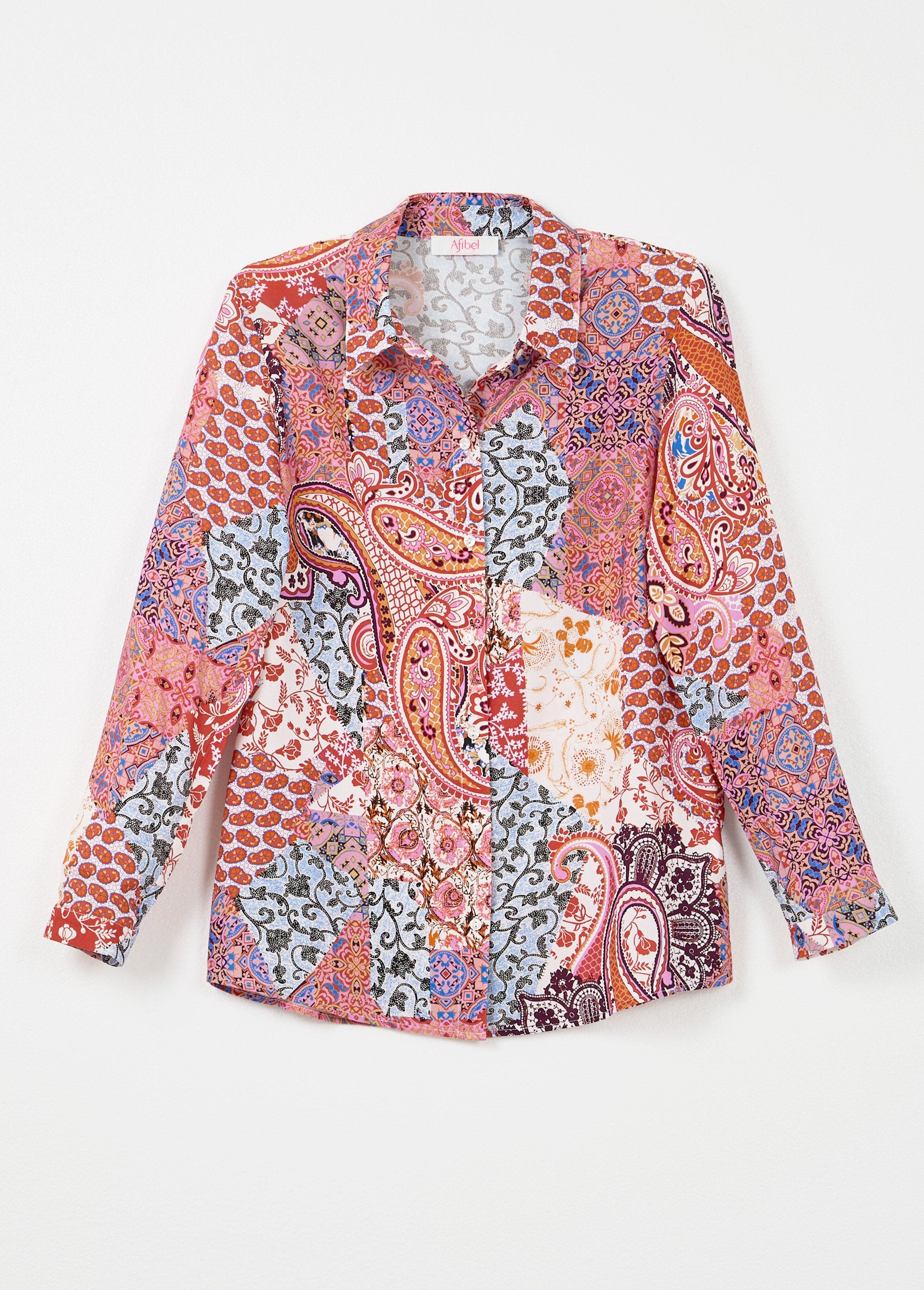 Blusa_longa_e_esvoaçante_com_estampa_paisley_e_botões_Imprime_rose_AP1_slim