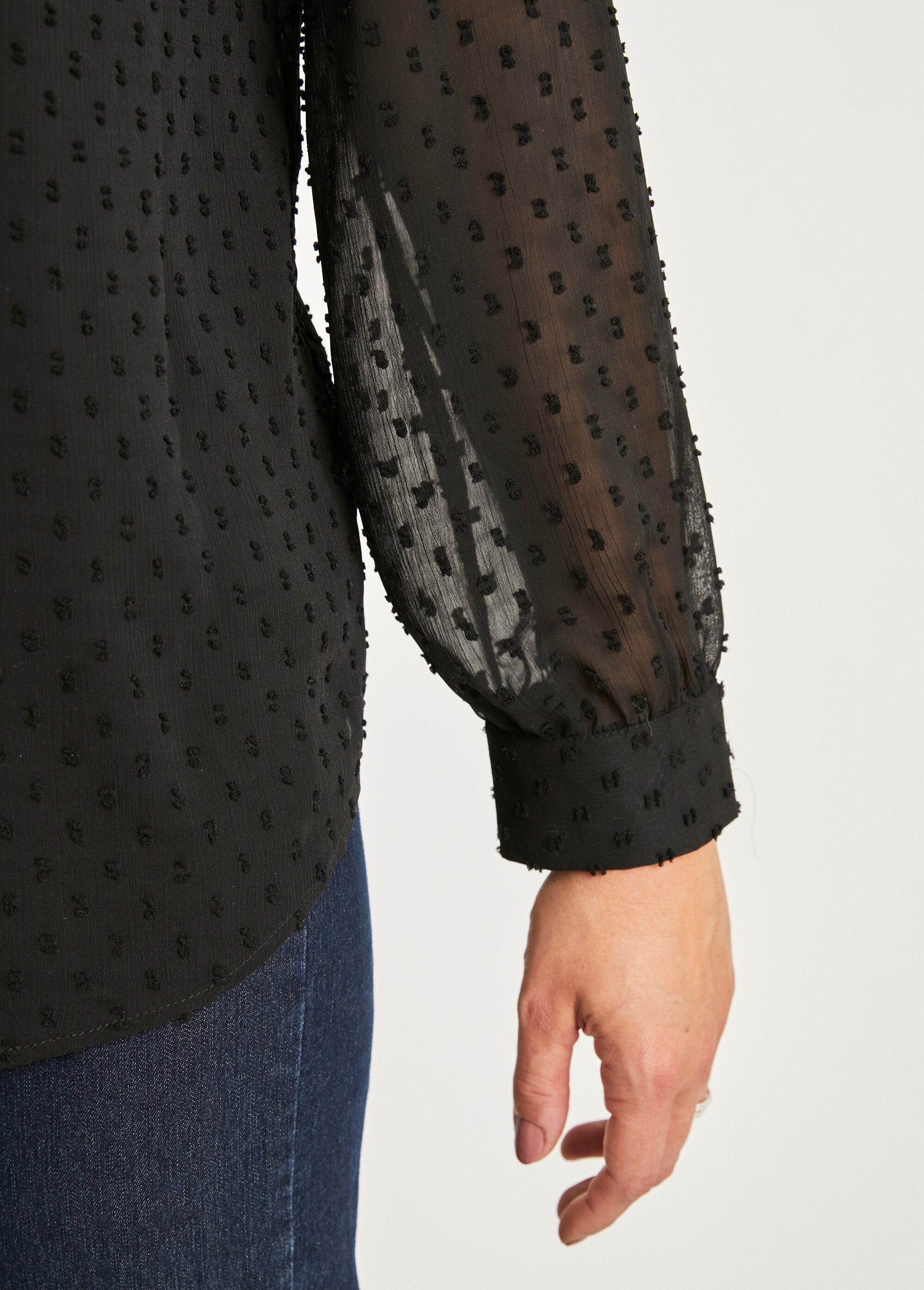 Blusa_lisa_de_voile_plumetis_com_botões_Noir_DE6_slim