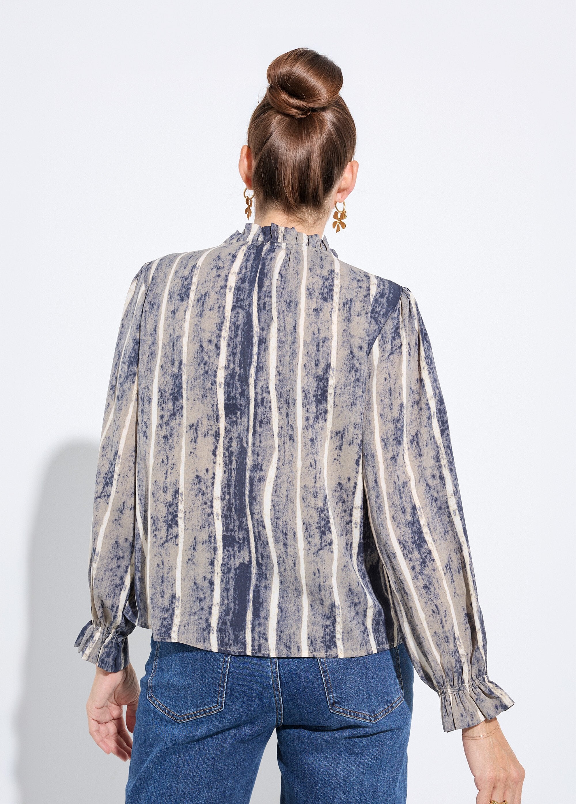 Blusa_de_gola_alta_plissada,_estampado_às_riscas_Gris_et_ecru_DO1_slim