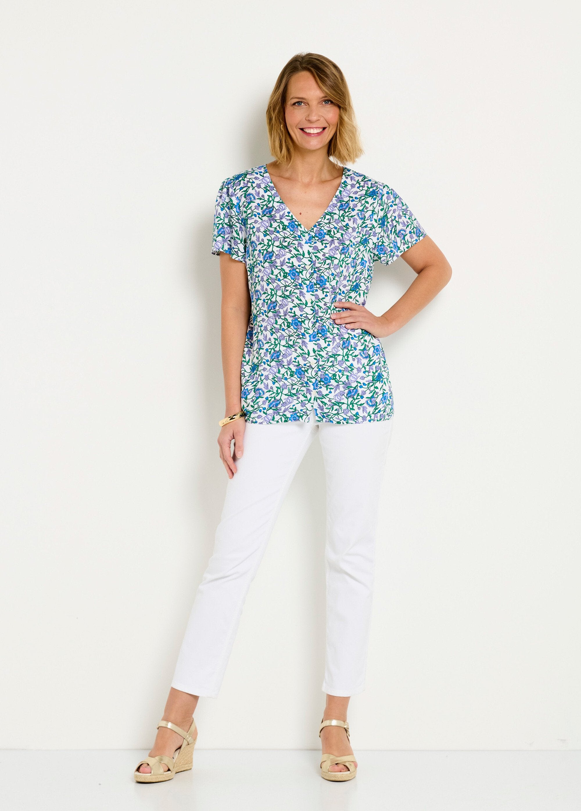 Blusa_floral_de_manga_curta_com_decote_em_V_Imp_vert_SF1_slim