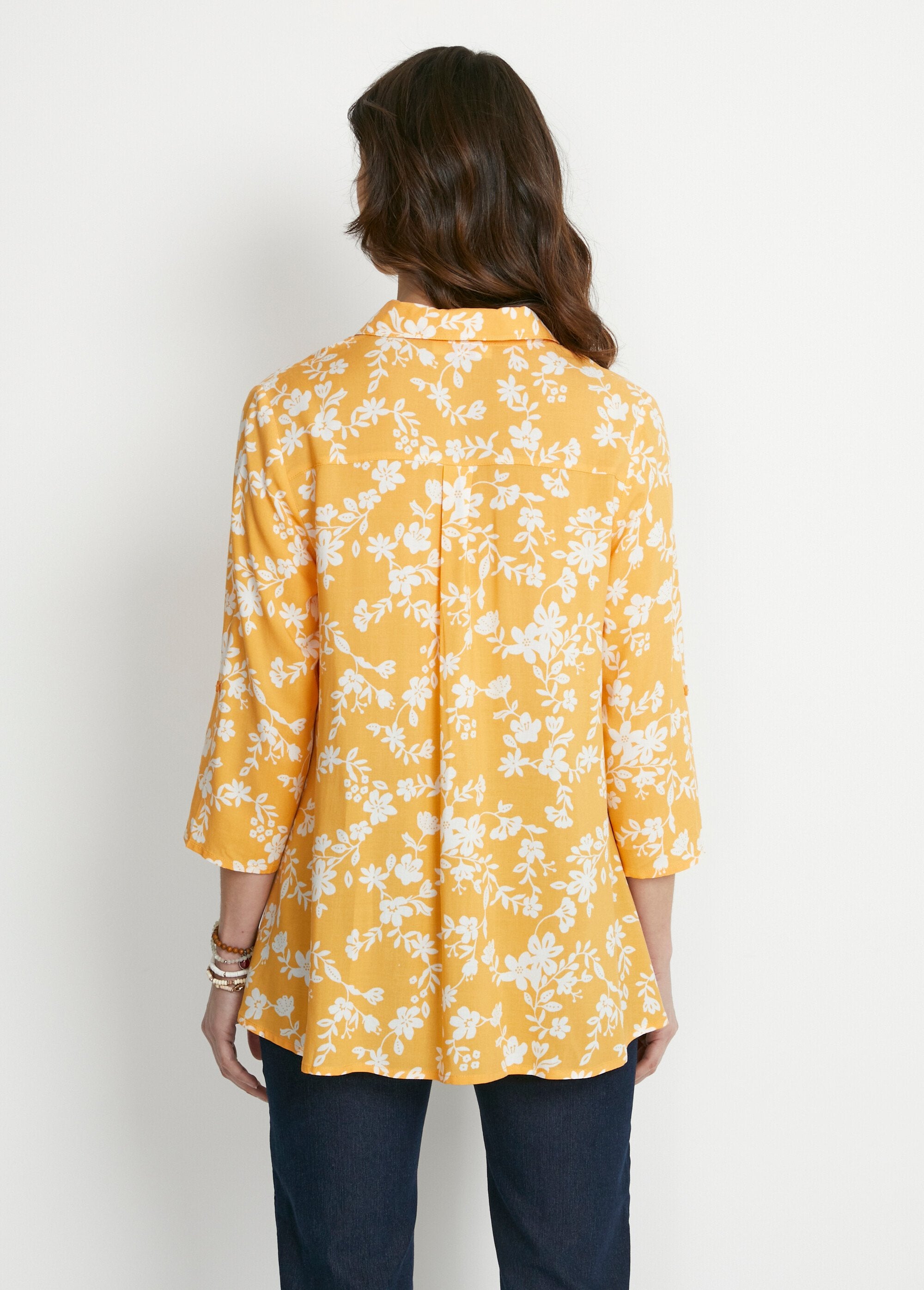 Blusa_estampada_com_manga_3/4_e_costas_mais_compridas_Jaune_et_blanc_DO1_slim