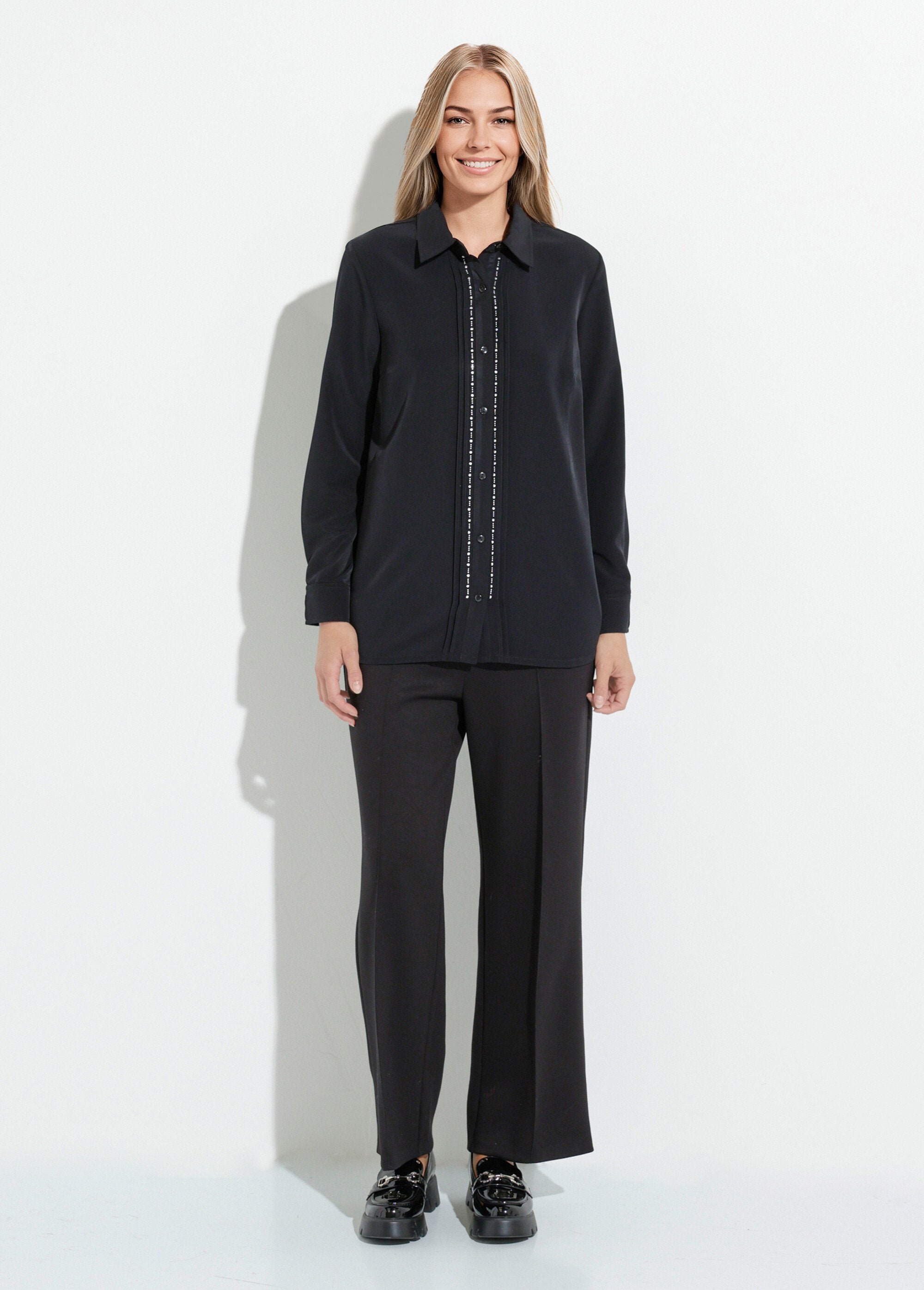 Blusa_longa_com_botões,_strass_e_gola_estilo_camisa_Noir_SF1_slim