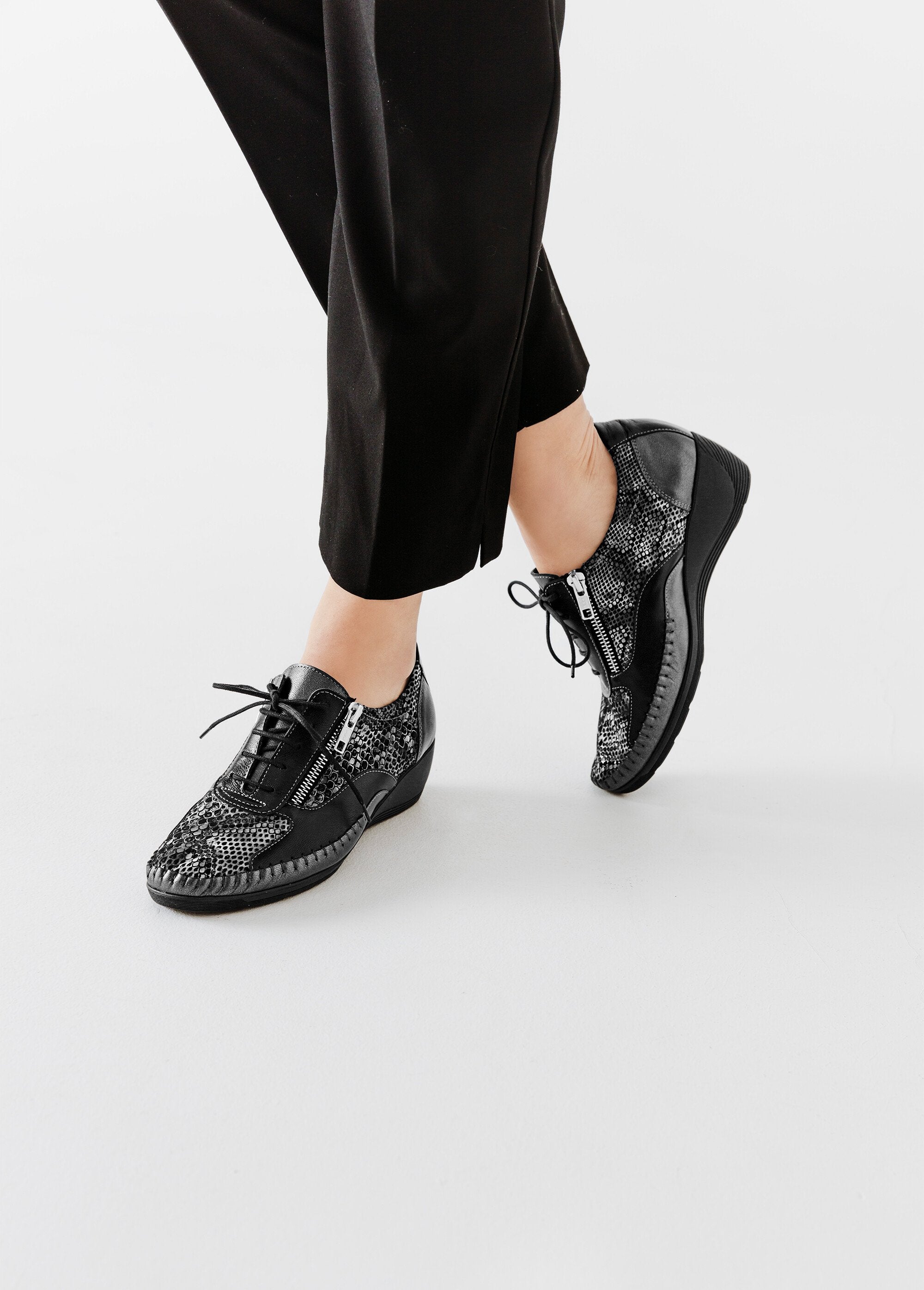 Derbys_de_couro_com_largura_padrão_PRETO_SF1_slim