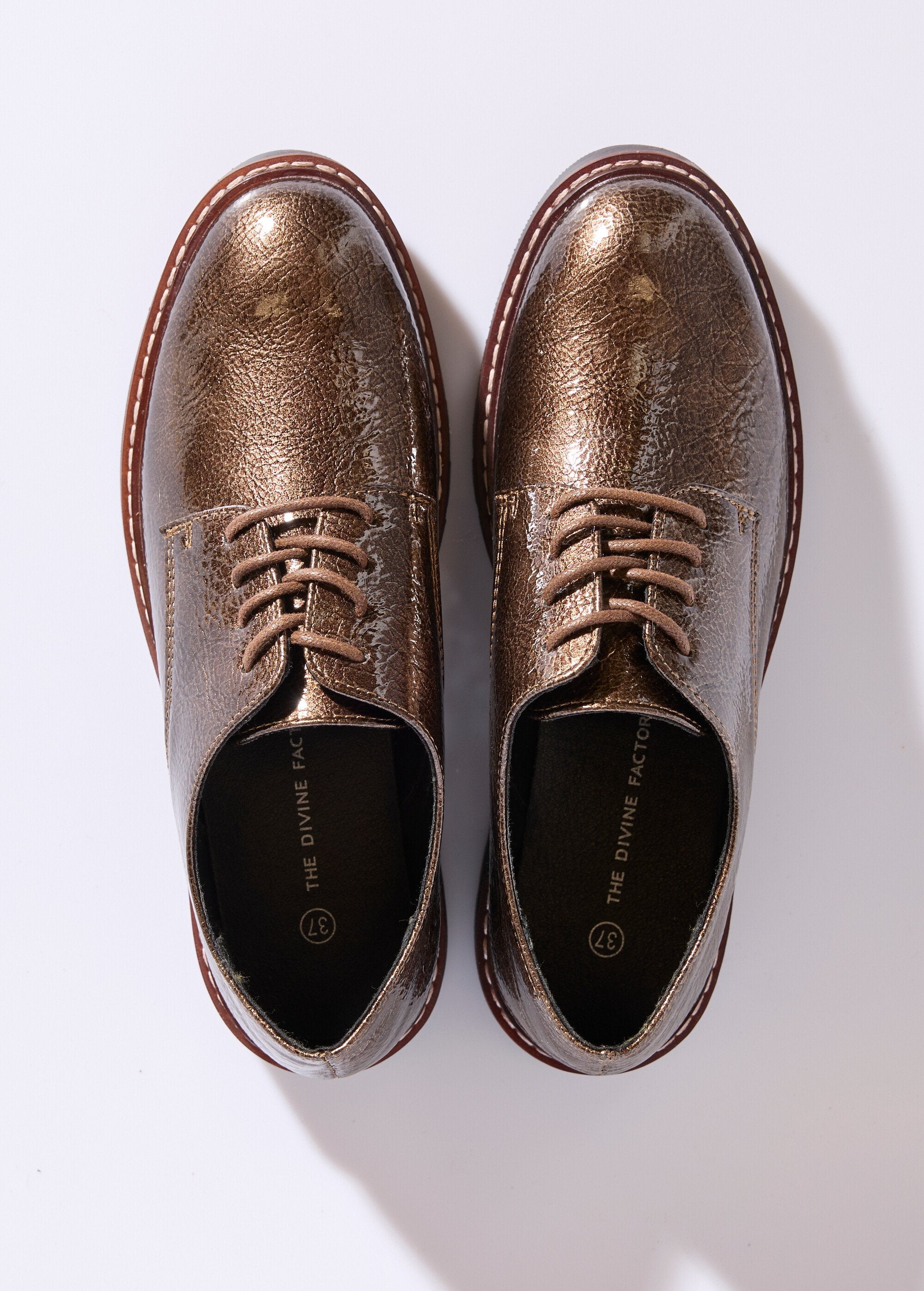 Derbies_com_atacadores_em_verniz_na_moda_Bronze_OV1_slim