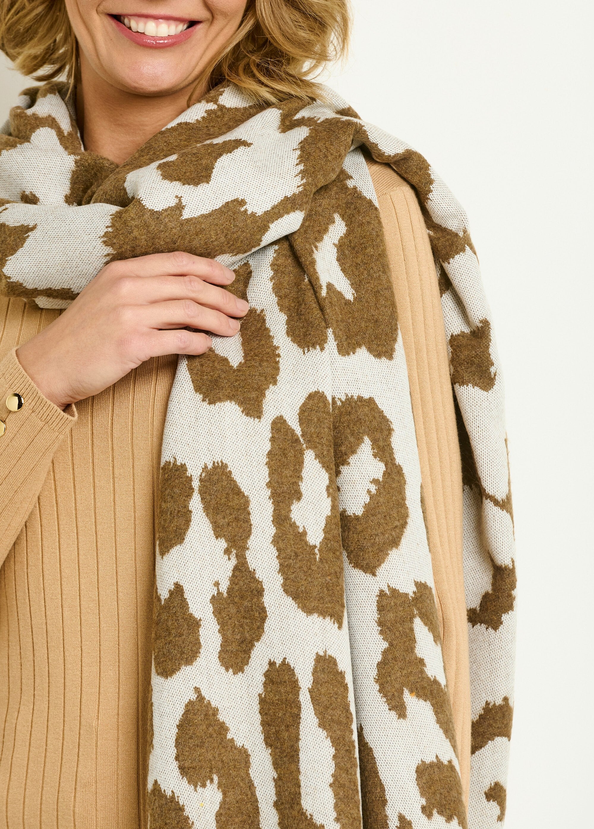 Grande_cachecol_quente_com_estampa_de_leopardo_estilosa_Marron_et_ecru_DE1_slim