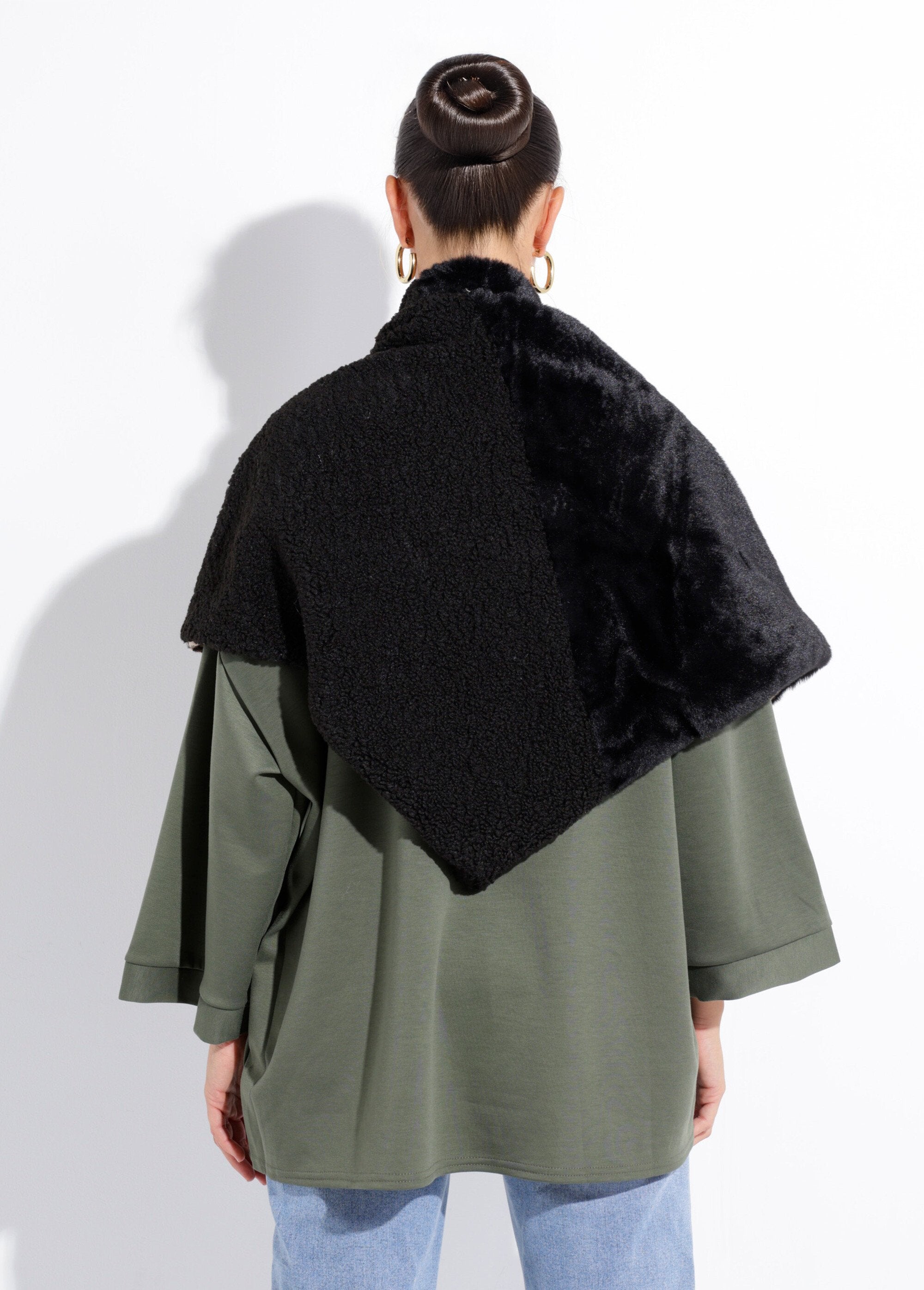 Lenço_triangular_para_atar_em_pele_sintética_Noir_DO1_slim