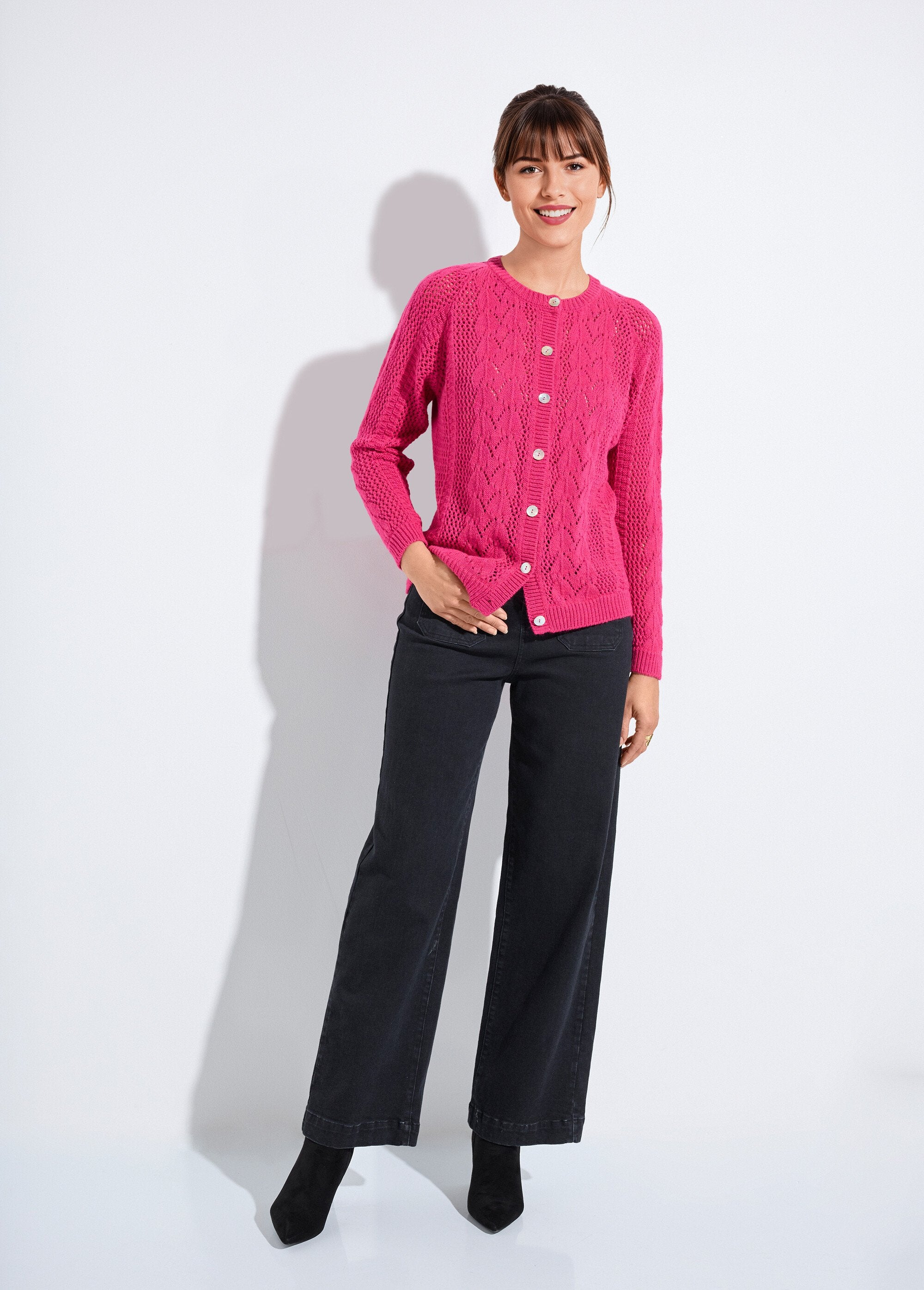 Casaco_de_malha_com_botões,_em_lã_e_caxemira_Cassis_SF1_slim