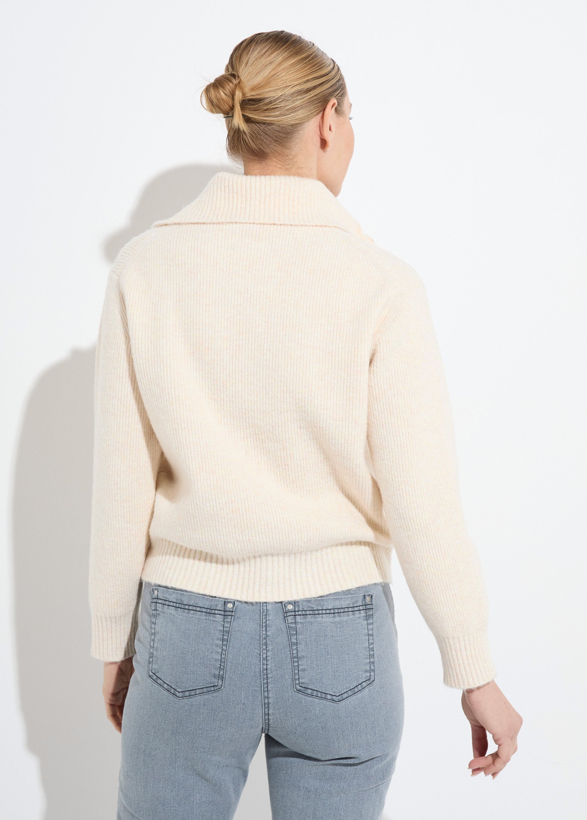 Colete_quente_canelado_com_botões,_feito_de_lã_e_fibras_recicladas_Ivoire_DO1_slim