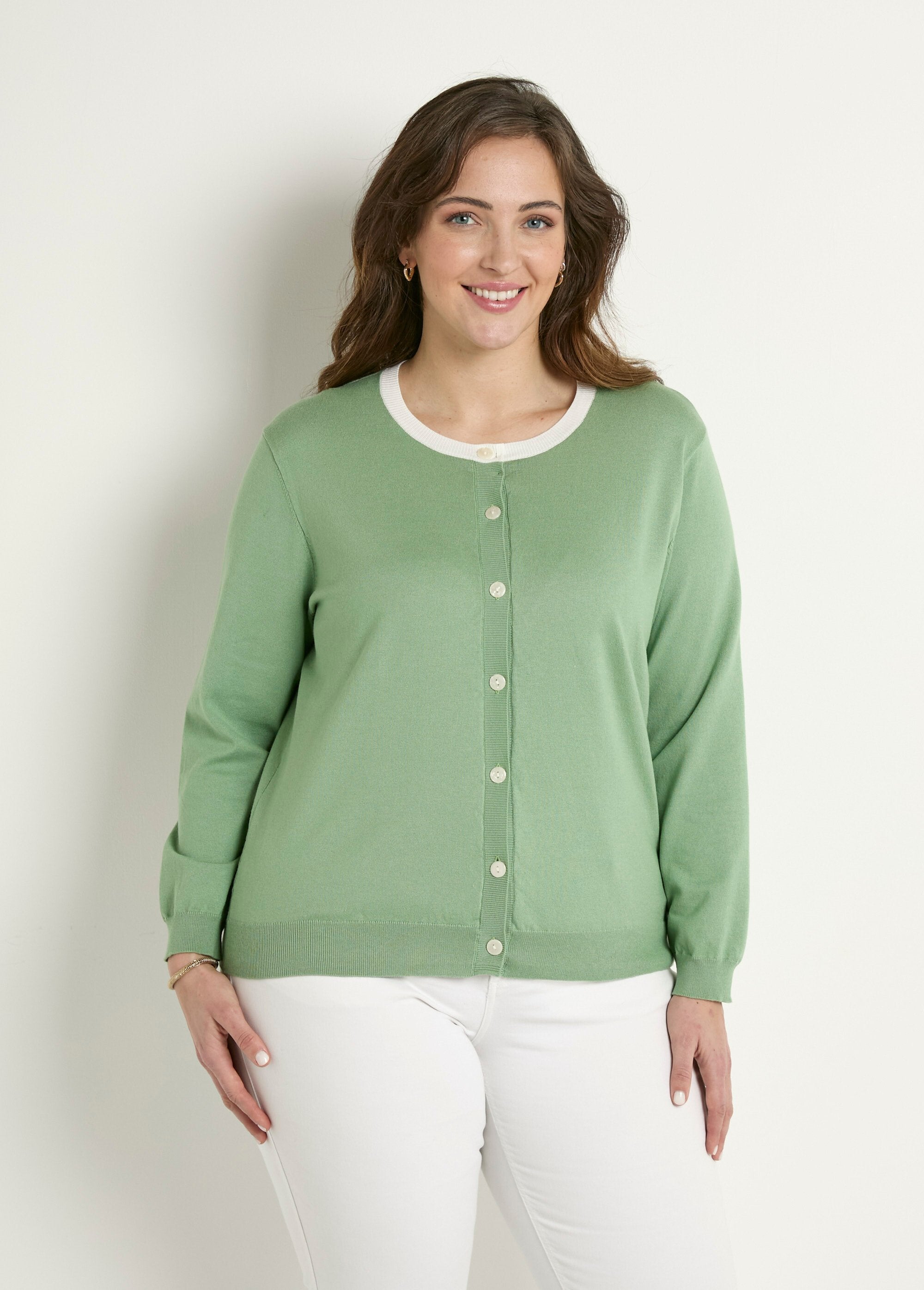 Colete_cardigan_macio_com_gola_redonda_e_botões_Vert_d_eau_FA1_curvy
