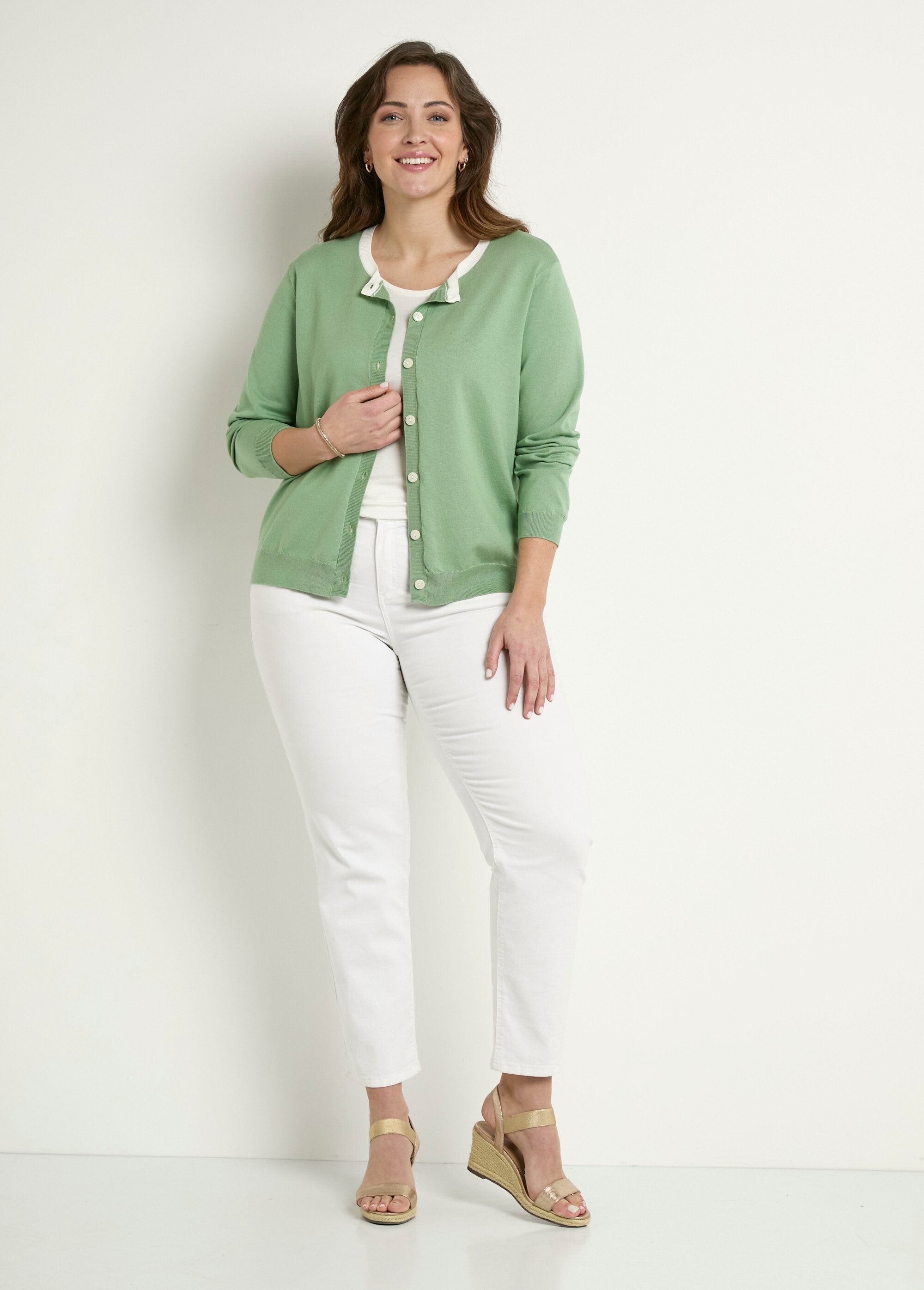 Colete_cardigan_macio_com_gola_redonda_e_botões_Vert_d_eau_SF1_curvy