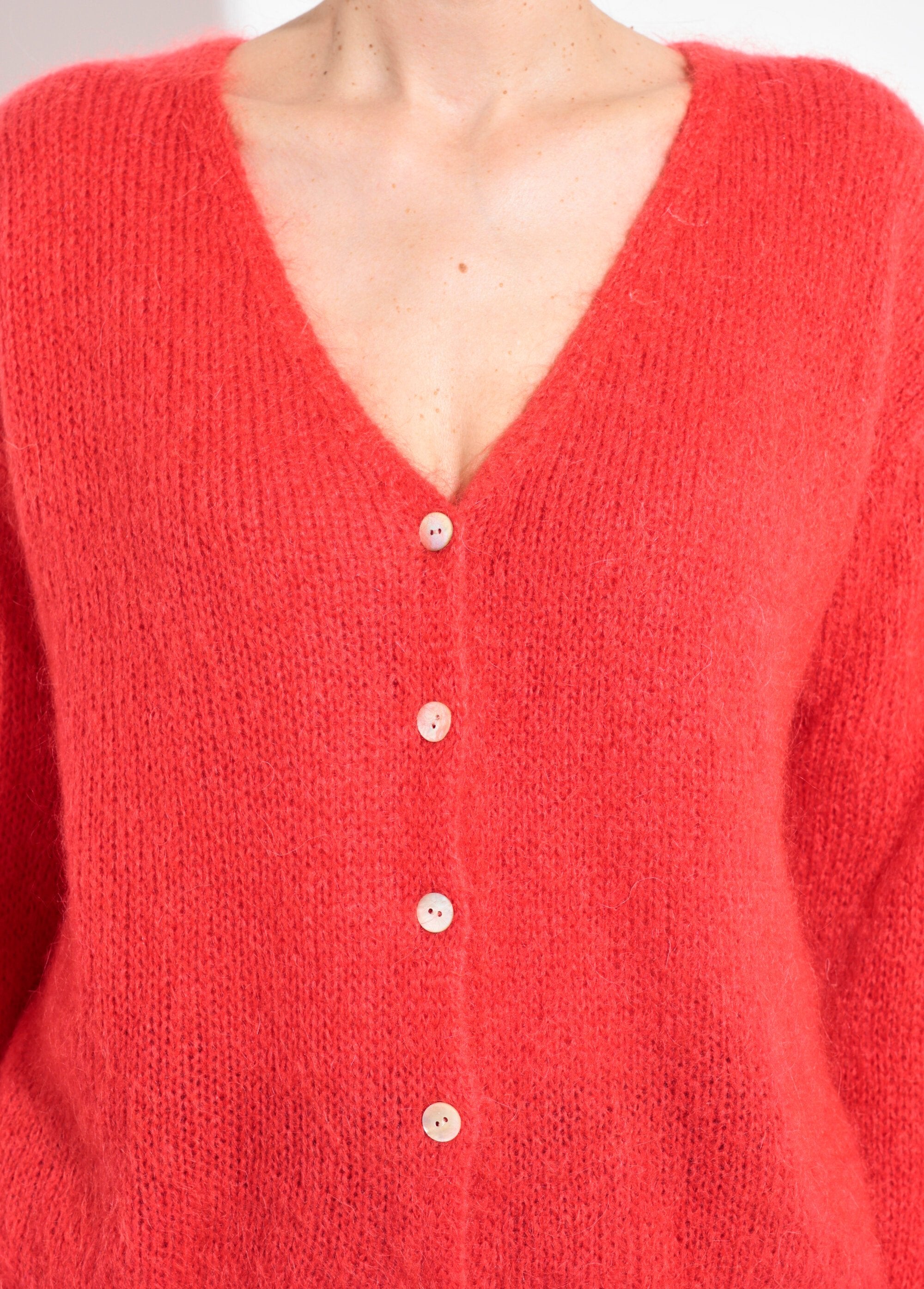 Cardigan_de_malha_mohair_quente_e_macio_com_decote_em_V_Rouge_corail_DE1_slim