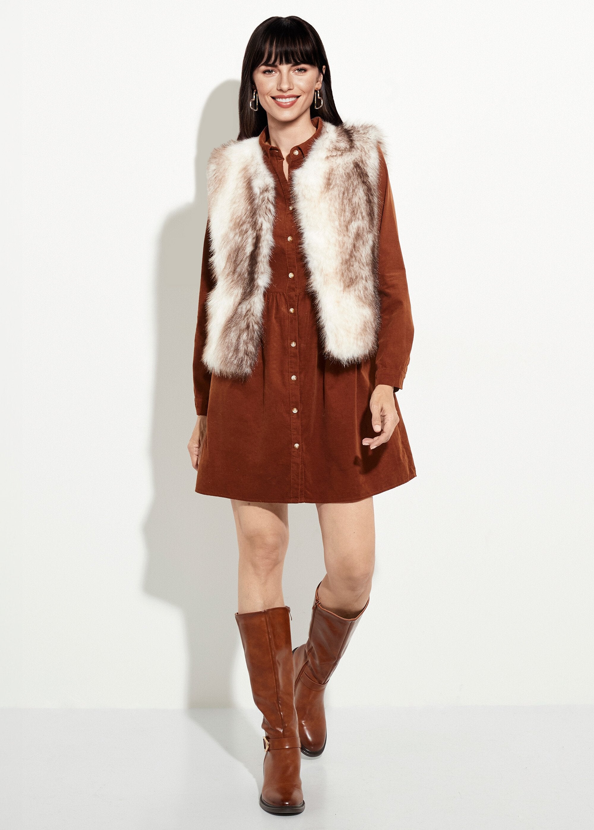 Casaco_de_pele_sintética_sem_mangas_Beige_SF1_slim