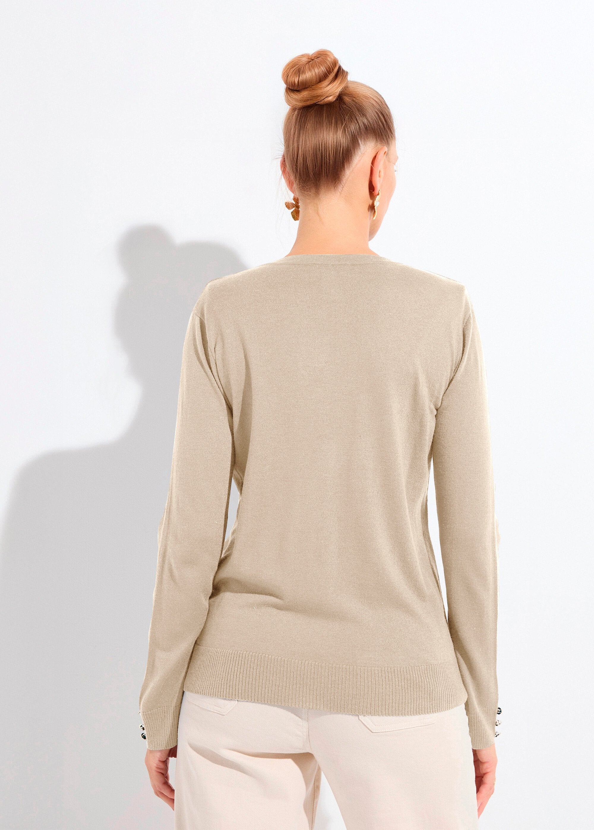 Casaco_de_gola_redonda_com_botões_de_ajuste_fino_em_jersey_liso_com_lã_merino_Ficelle_DO1_slim