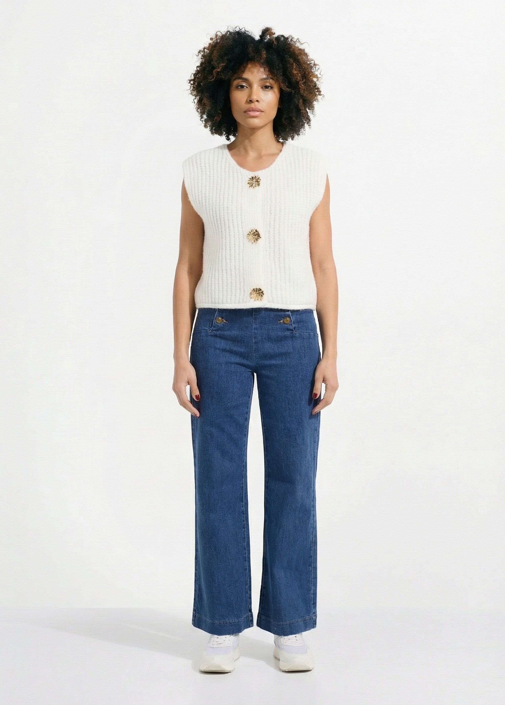 Casaco_sem_mangas_com_botões_de_jóias_Blanc_SF1_slim