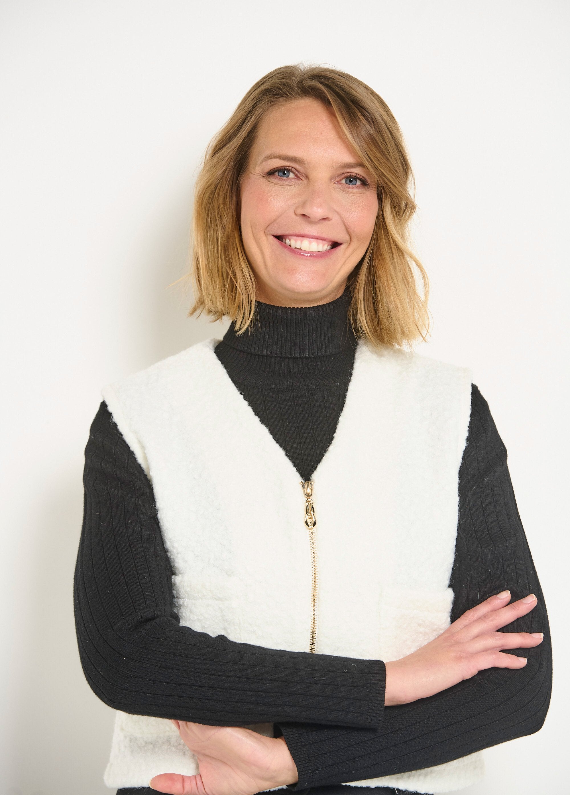 Colete_sem_mangas_com_zíper_e_toque_de_lã_Ecru_DE1_slim