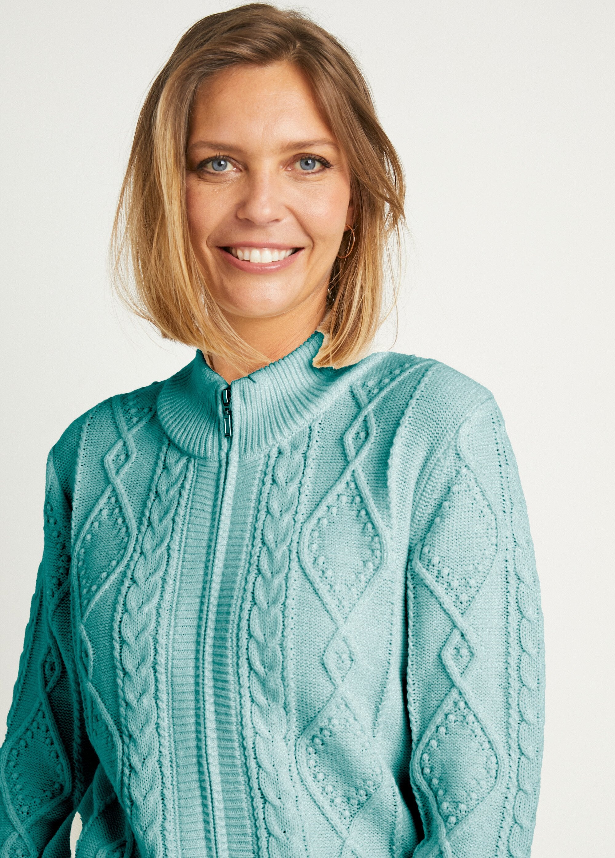 Casaco_quente_com_fecho_de_correr_e_gola_alta_Verde_DE1_slim