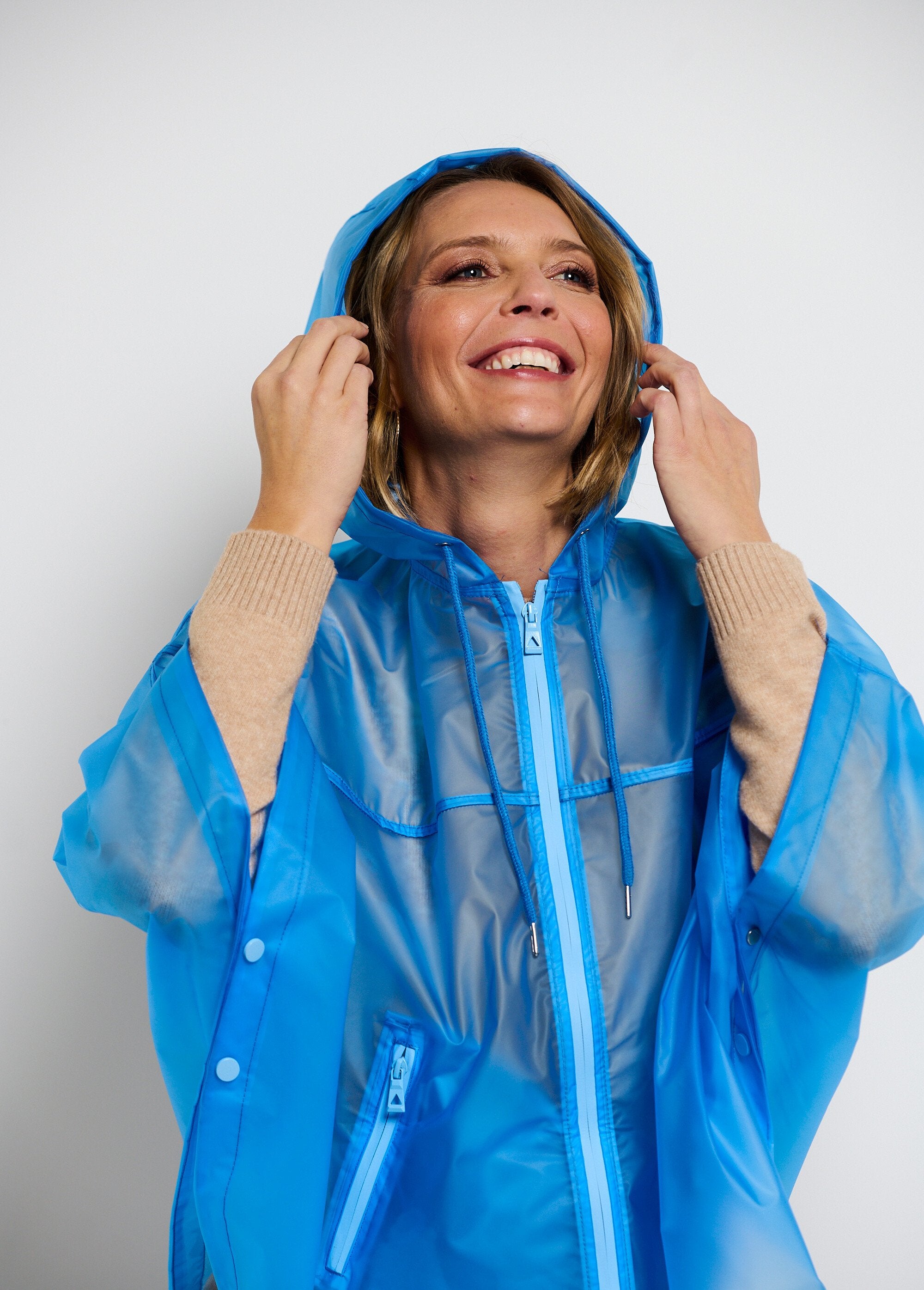 Corta-vento_transparente_chique_Bleu_transparent_DE1_slim