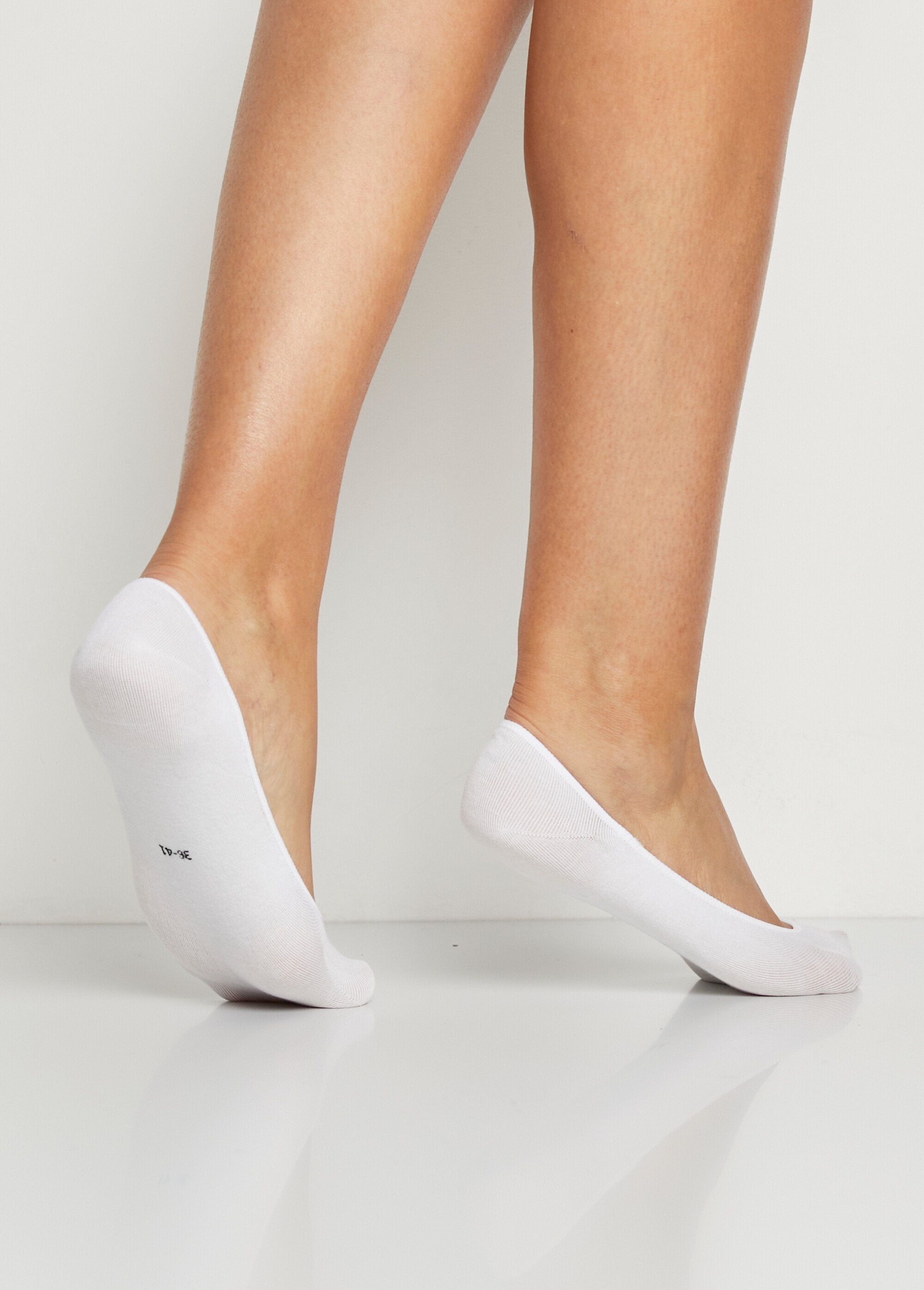Meias_invisíveis_de_cano_alto_Blanc_lot3_DO1_slim