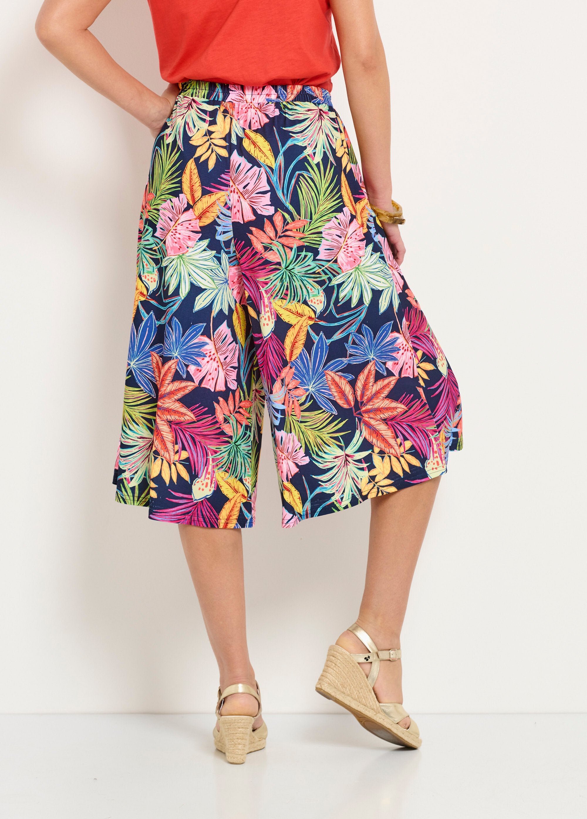 Calça_pantalona_com_cós_elástico_e_estampa_de_folhas_Marine_et_rose_DO1_slim